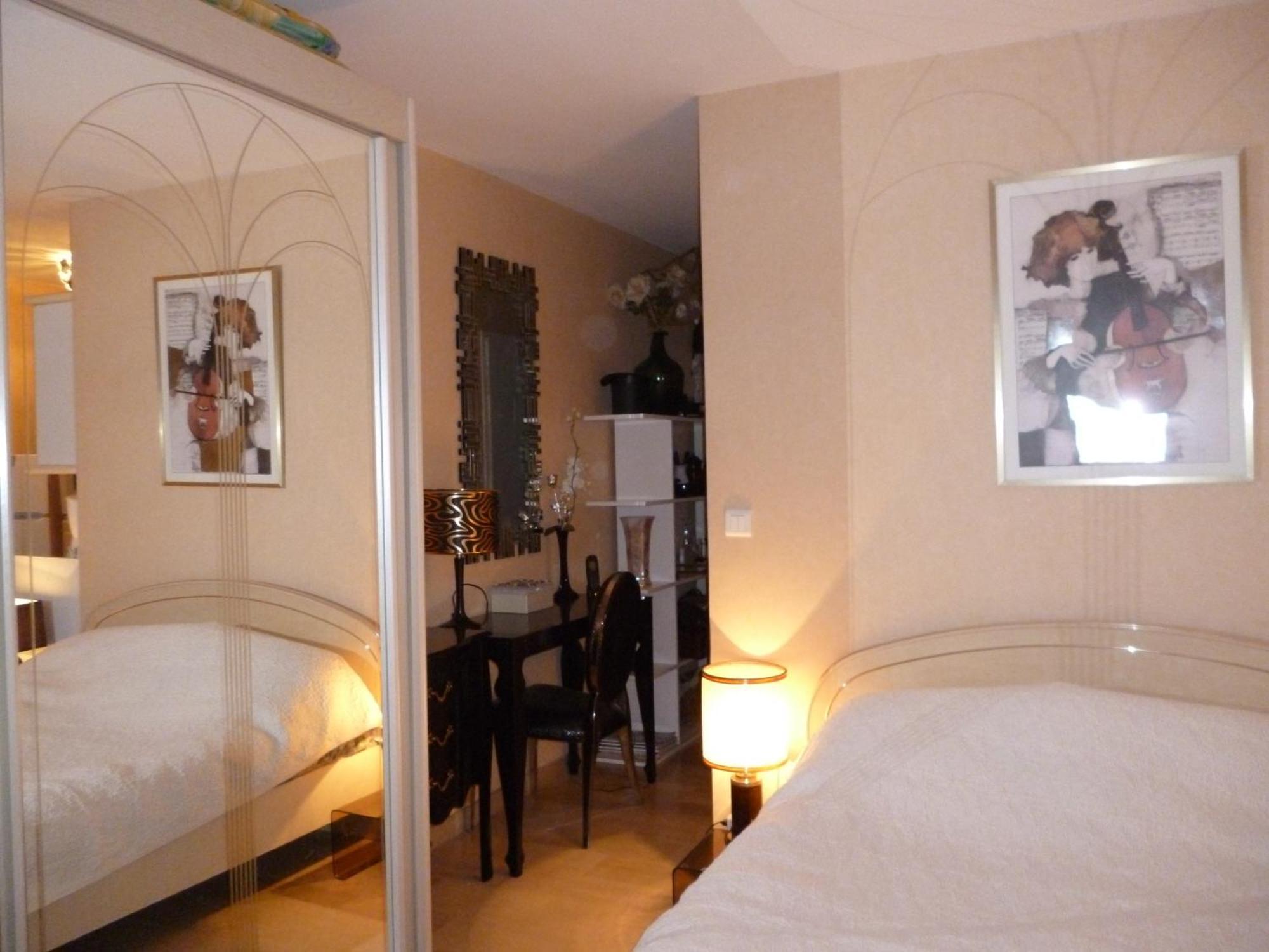 Appartement Lovely With Terrace *
