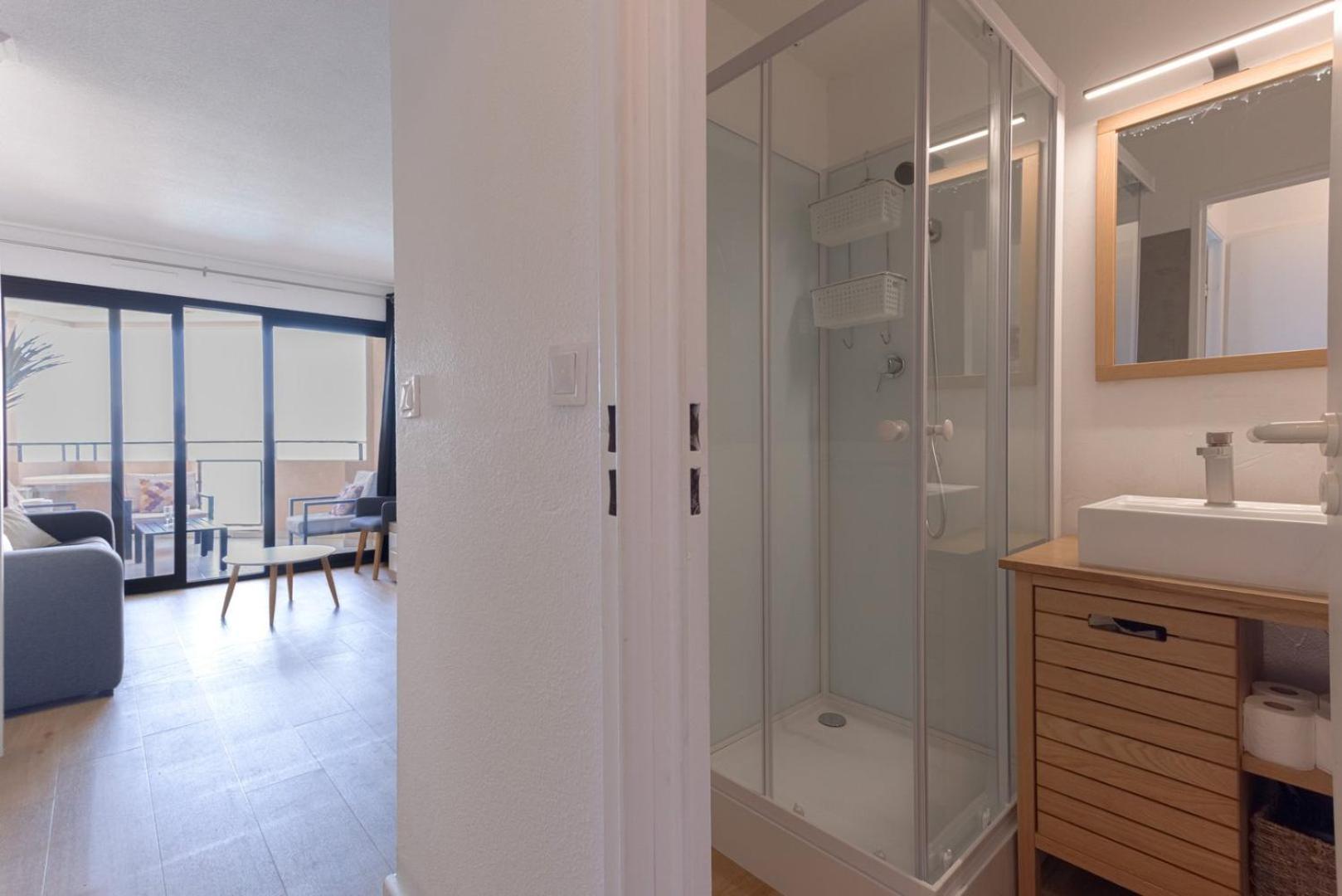 Serene Azure Apt With Riveria View Appartement Cannes