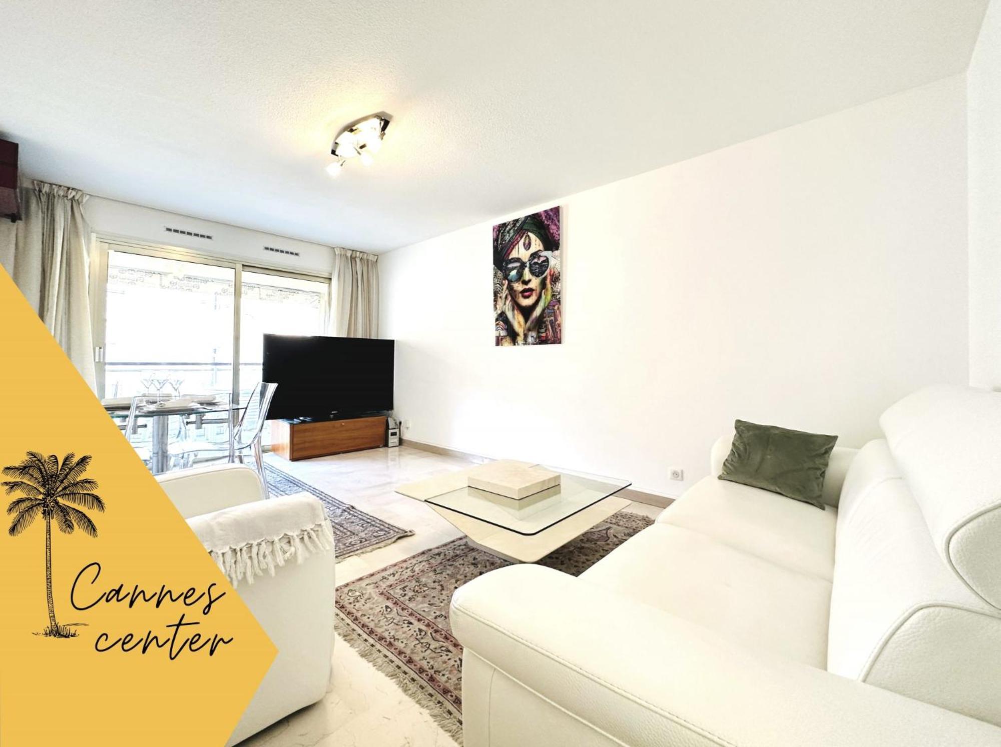 Apartment Center - 2 Pieces Avec Terrasse