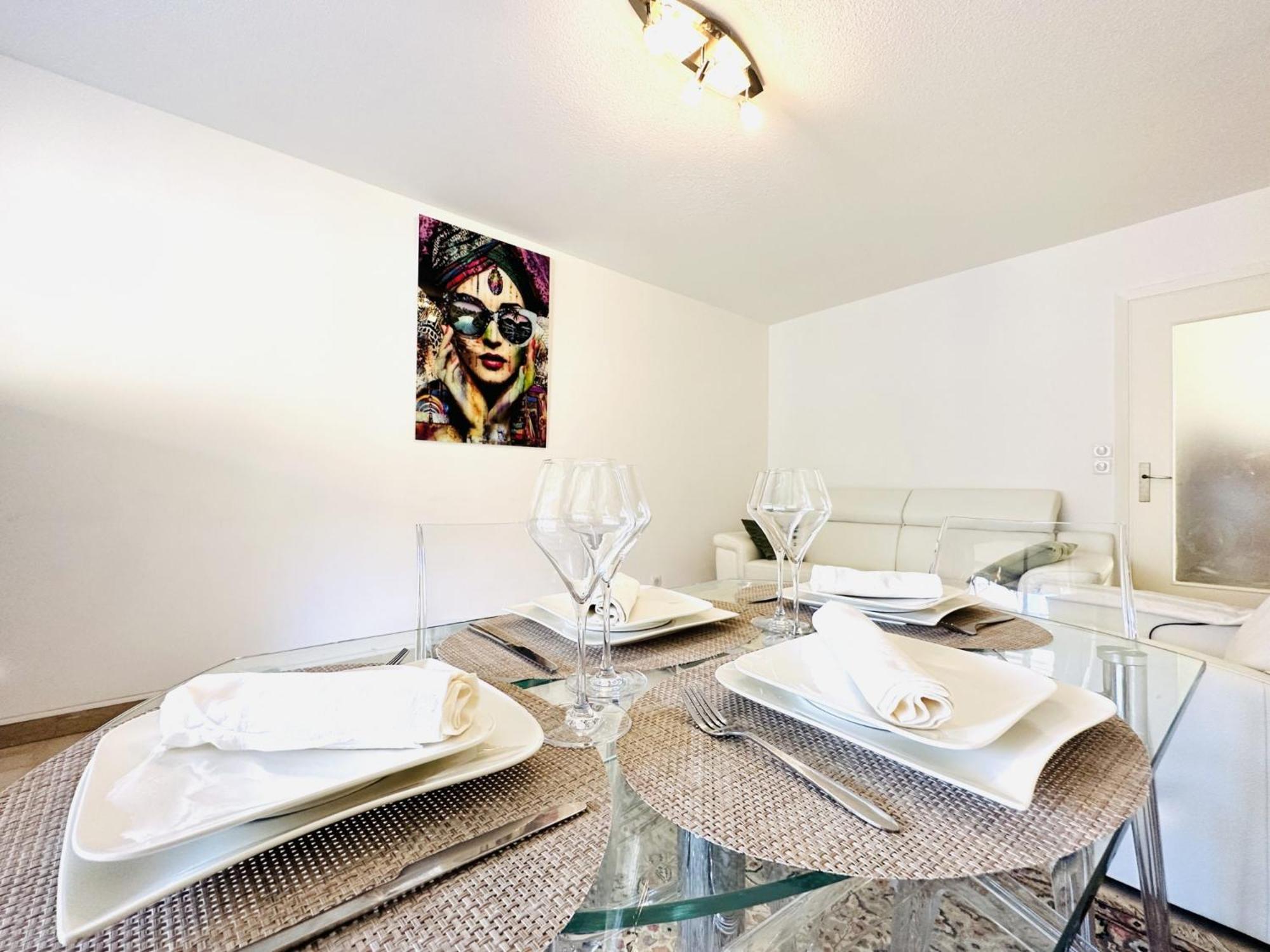 Center - 2 Pieces Avec Terrasse * Cannes