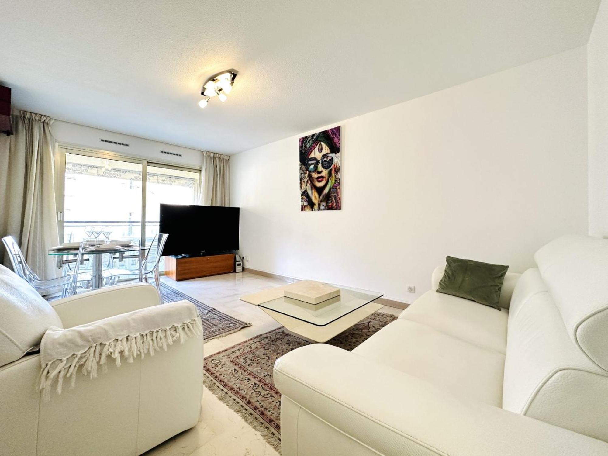 Appartement Center - 2 Pieces Avec Terrasse