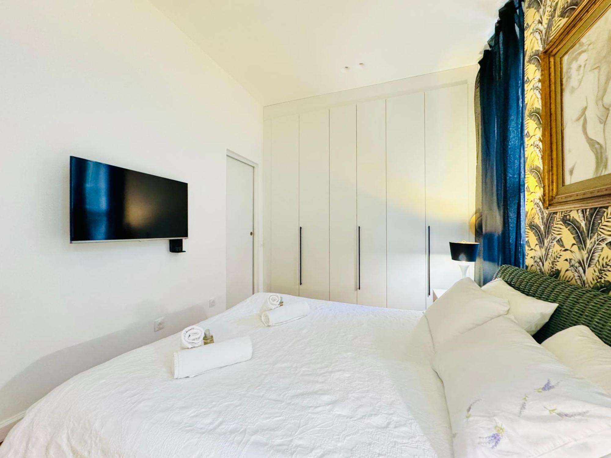 Le Guynemer - Beaux Arts Apartment