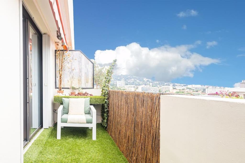 - - Terrasse * Cannes