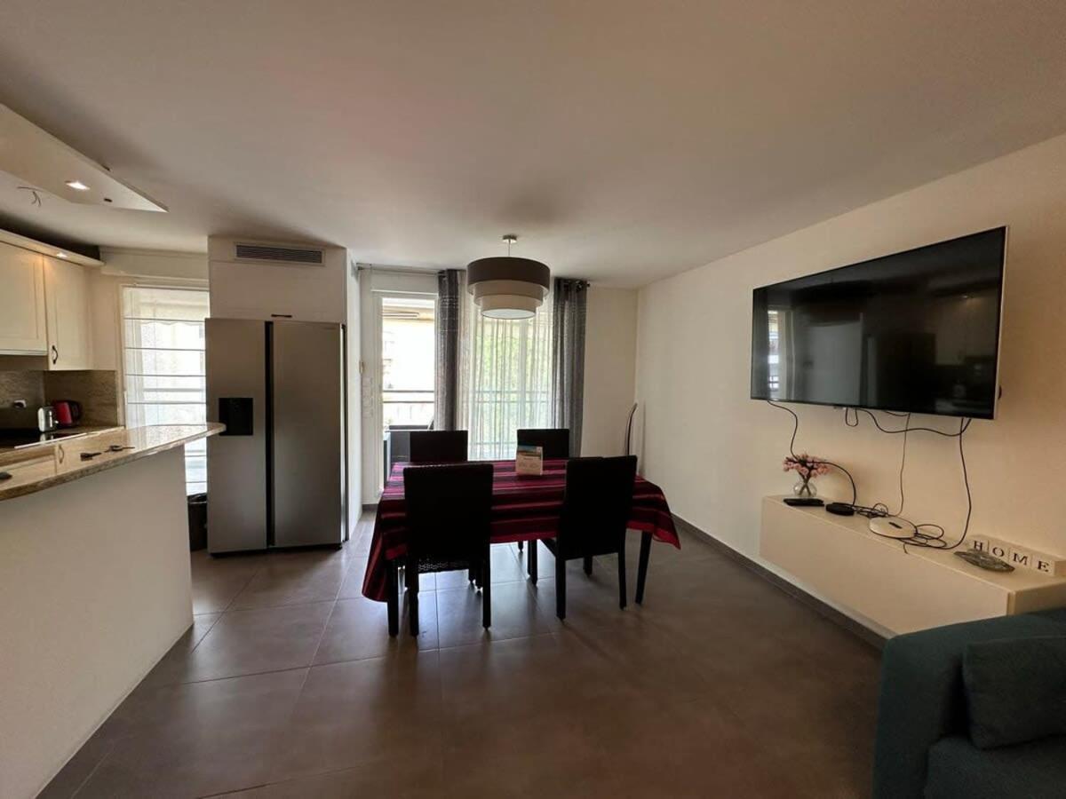 C058 Bel Spacieux Terrasse Centre Apartment *