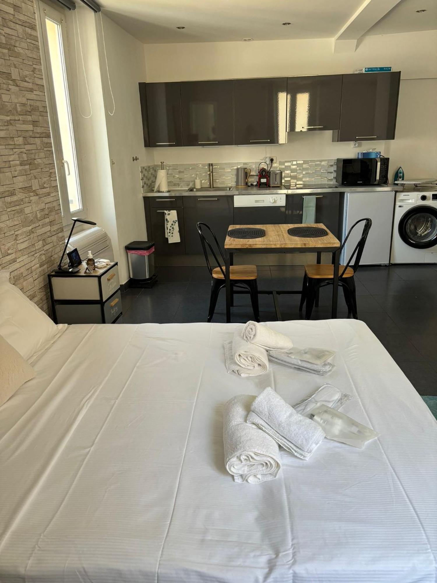 Les Suisses Zentral In Der Schoenen Altstadt Von Le Suquet 5 Min Zum Wlan * Cannes
