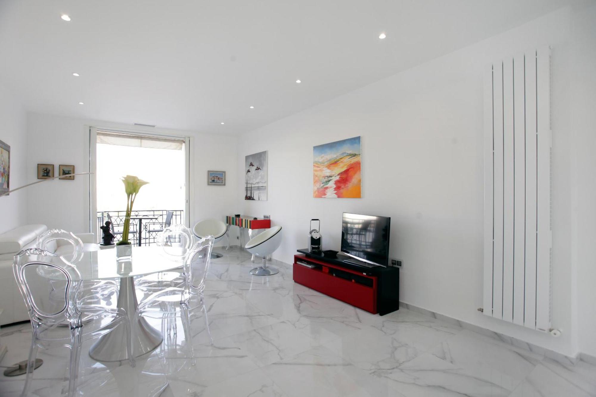 La Croisette Elegant Avec Balcon Et Vue Apercu Apartment Cannes