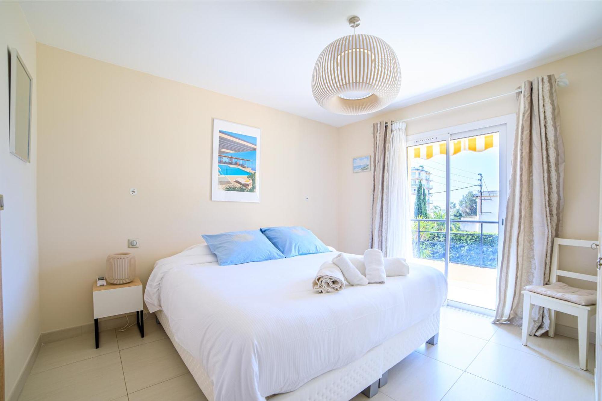 Cynthia - Piscine -