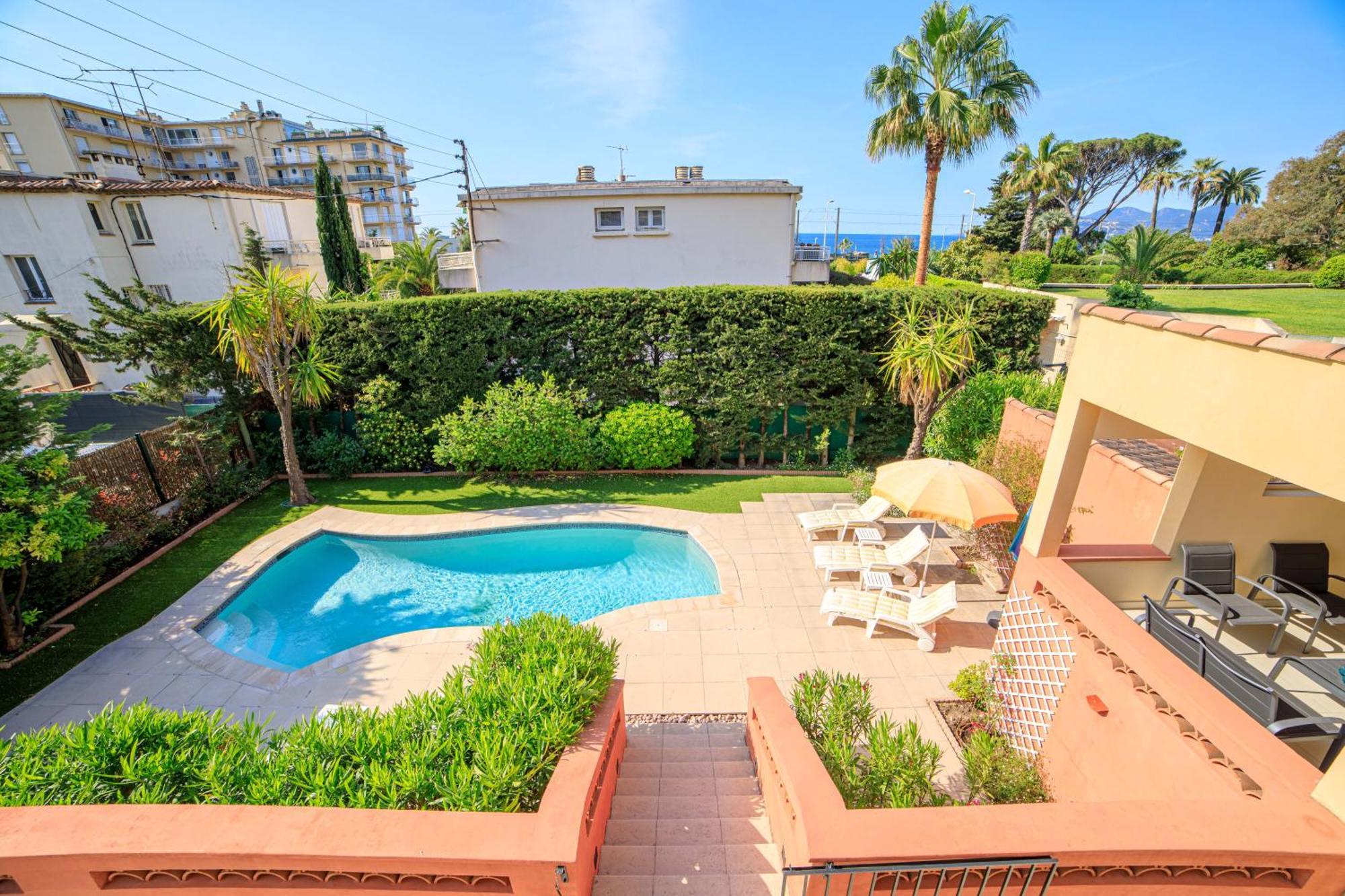 Cynthia - Piscine -