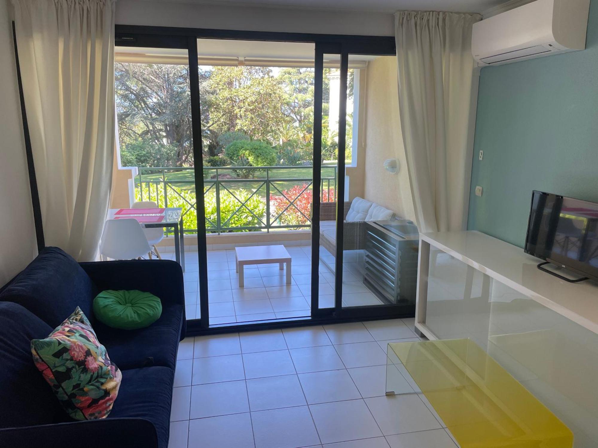 Appartement De Charme Avec Piscine A Debordement *