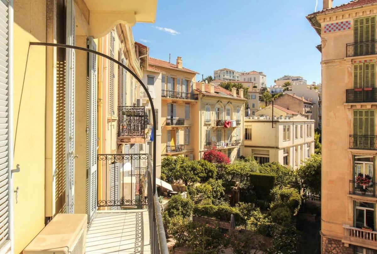 A015 - Beautiful With Sea View In Apartment *