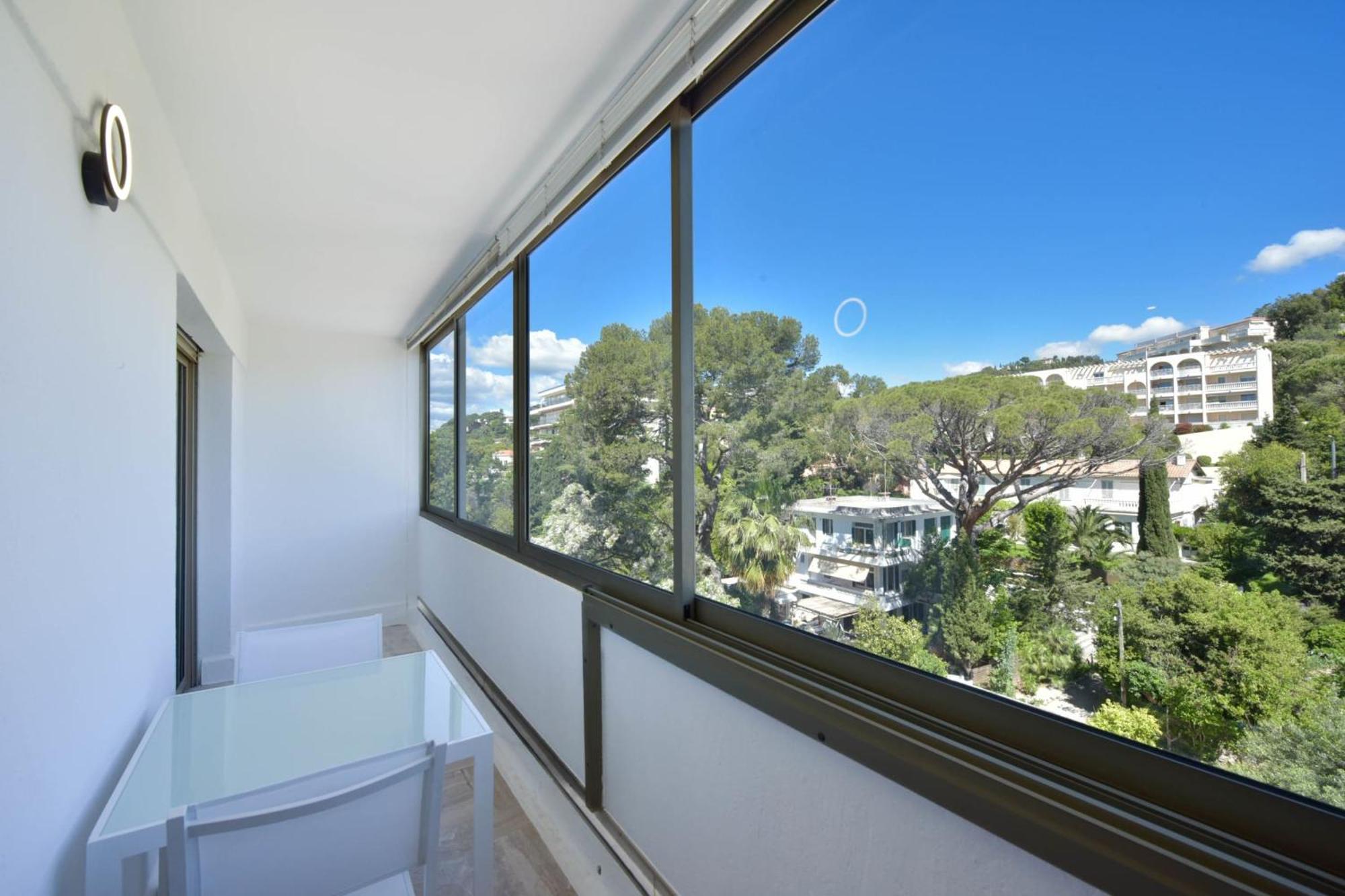 2-br Sea View Private Parking Walk To Beaches Cannes