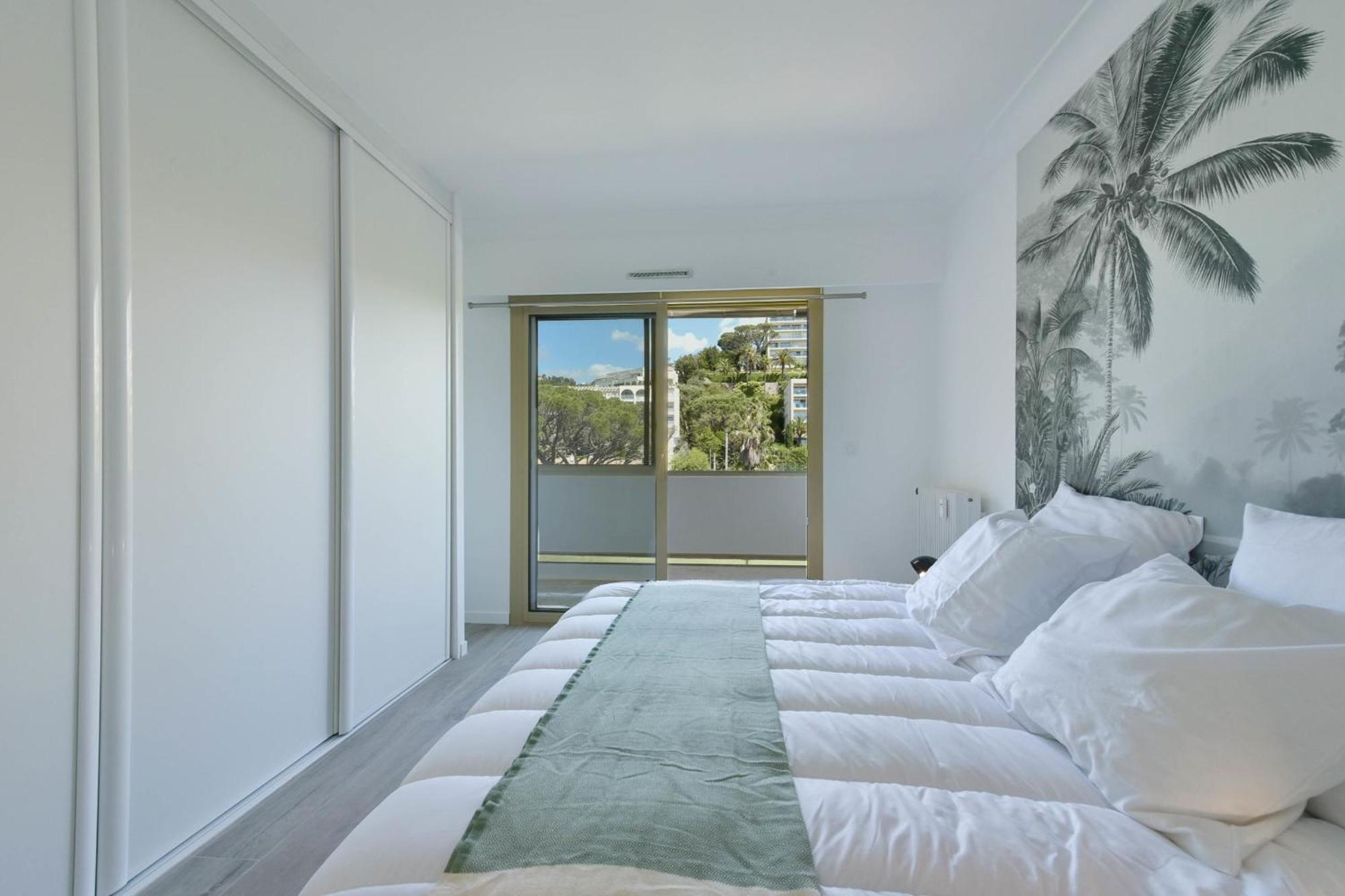 2-br Sea View Private Parking Walk To Beaches Apartment *
