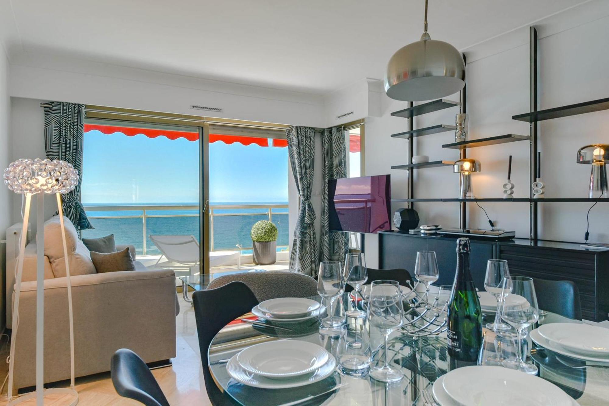Apartment 2-br Sea View Private Parking Walk To Beaches *