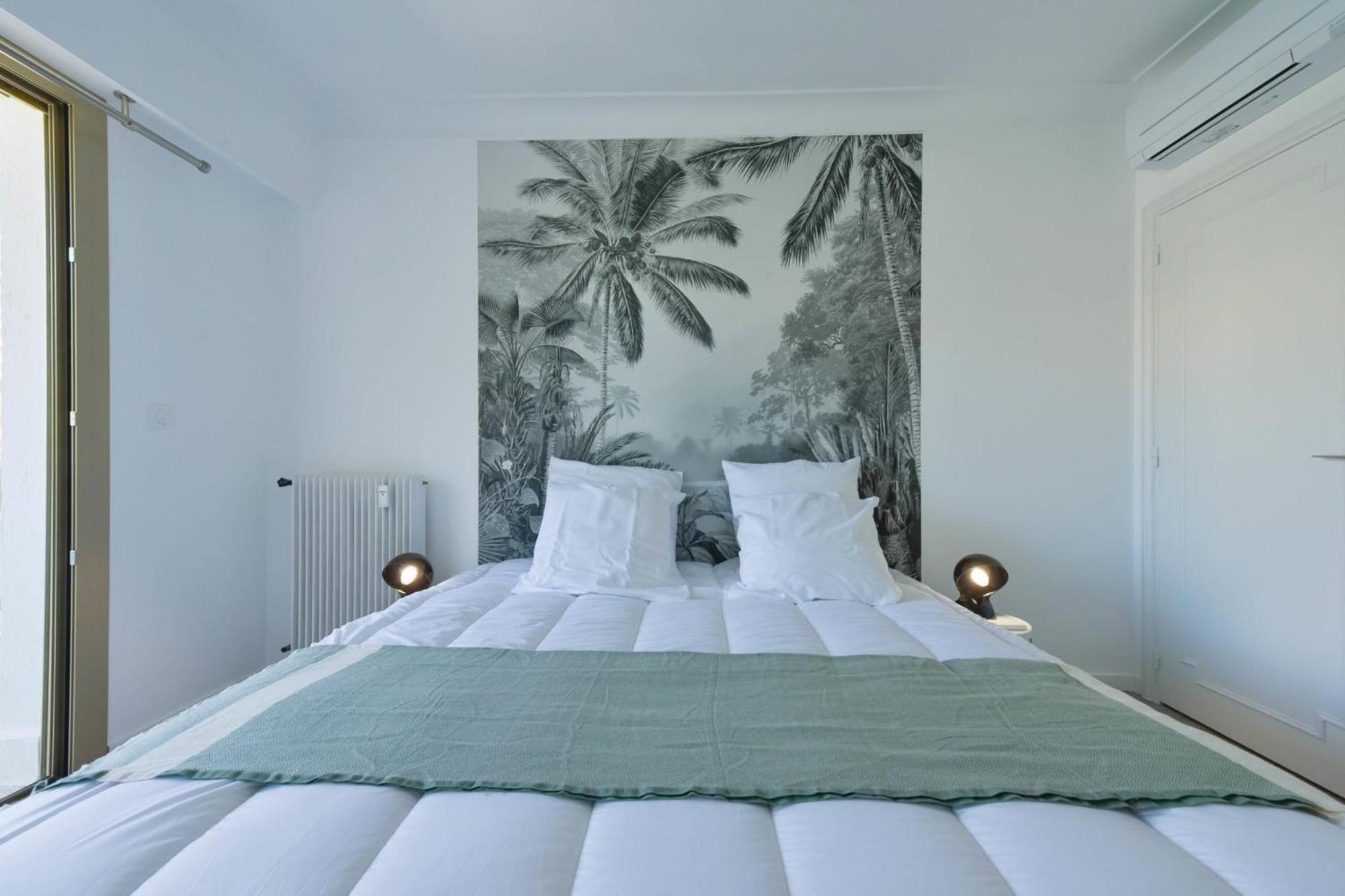 Apartment 2-br Sea View Private Parking Walk To Beaches Cannes