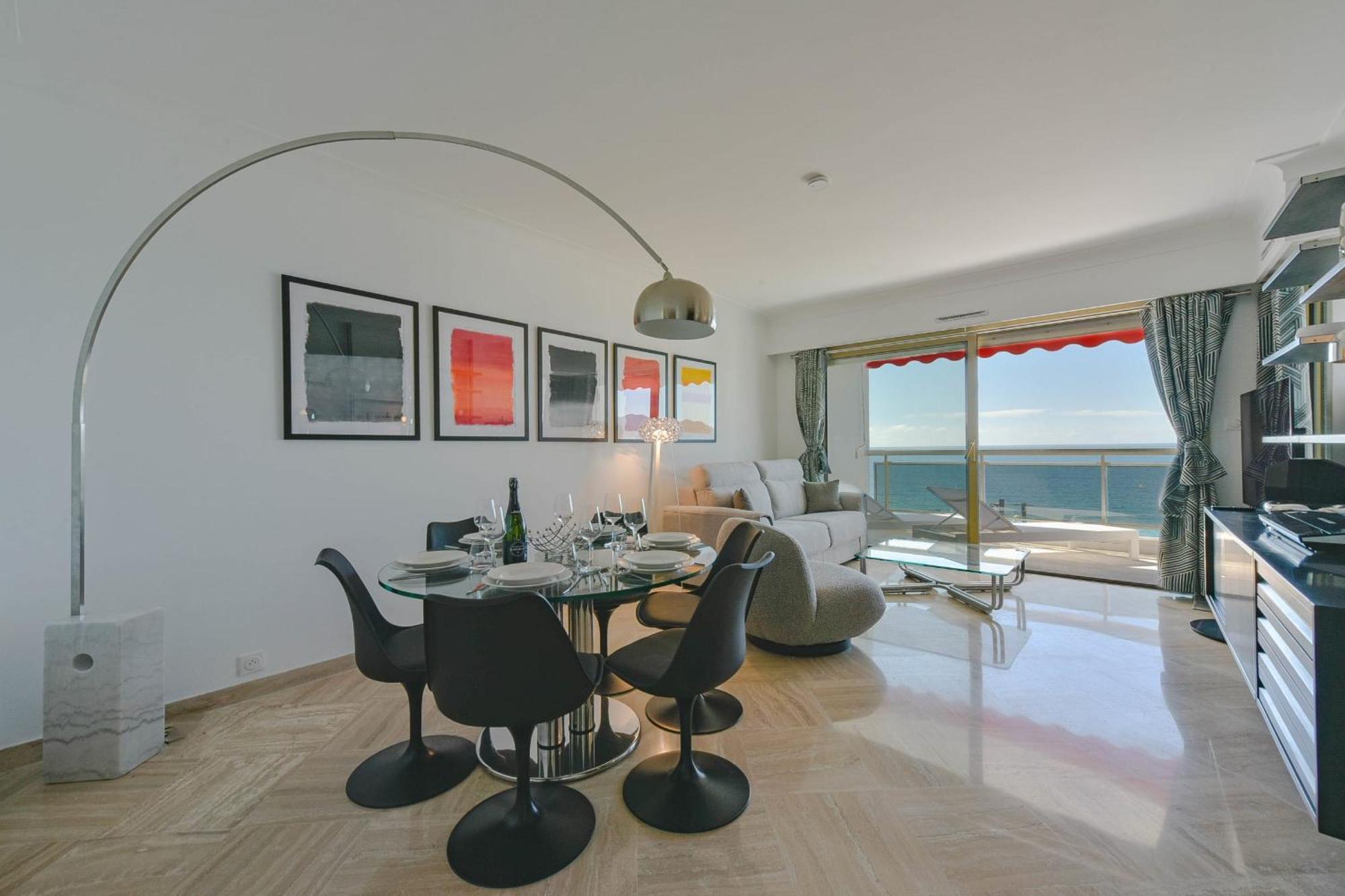 2-br Sea View Private Parking Walk To Beaches