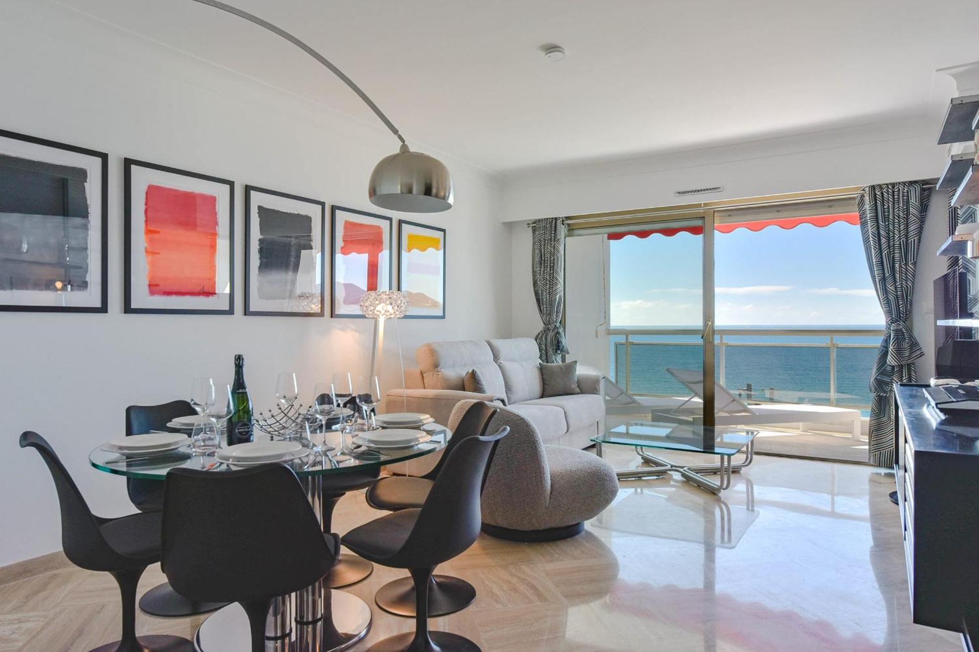 2-br Sea View Private Parking Walk To Beaches Apartment