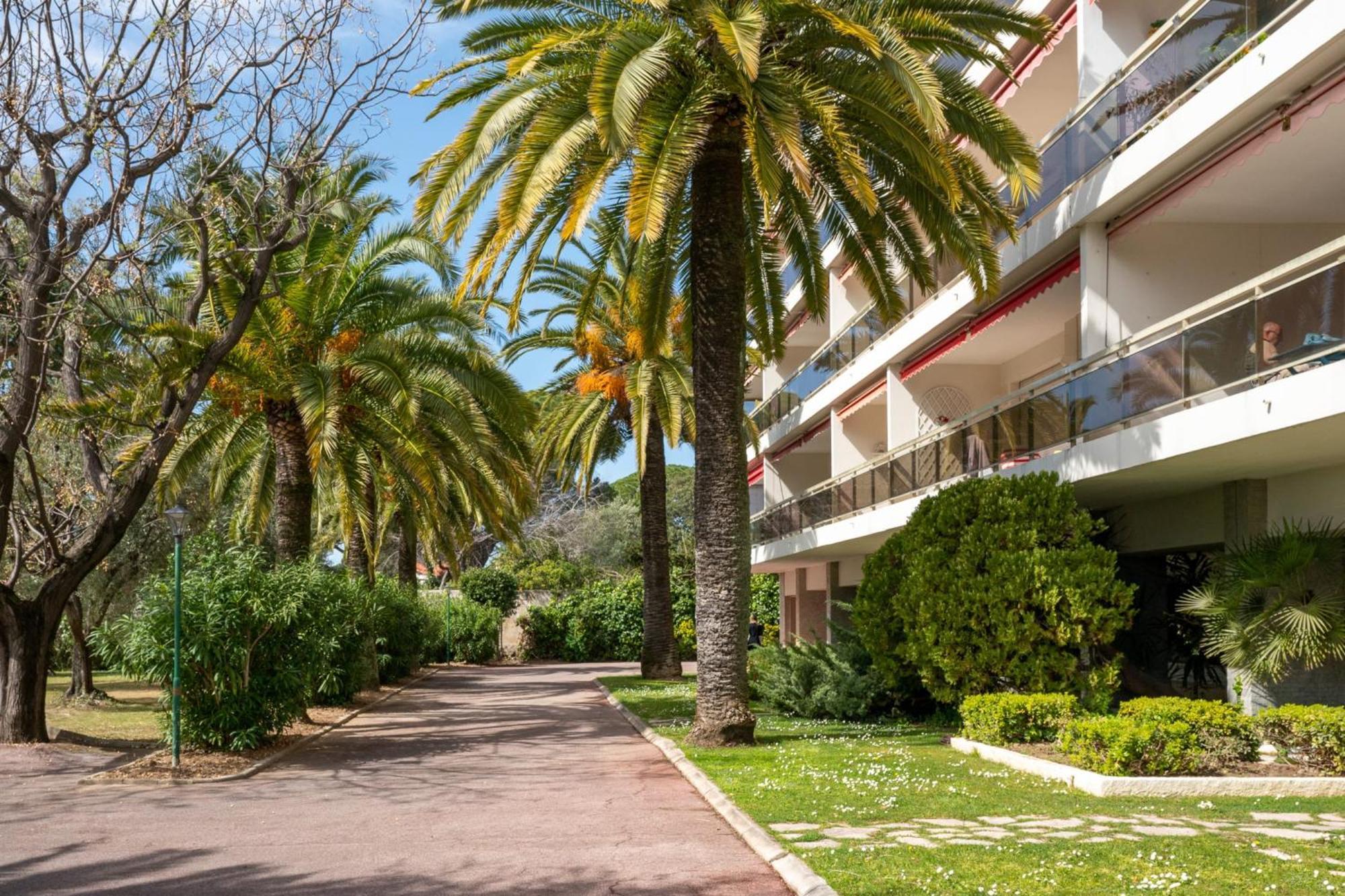 2-br Sea View Private Parking Walk To Beaches *
