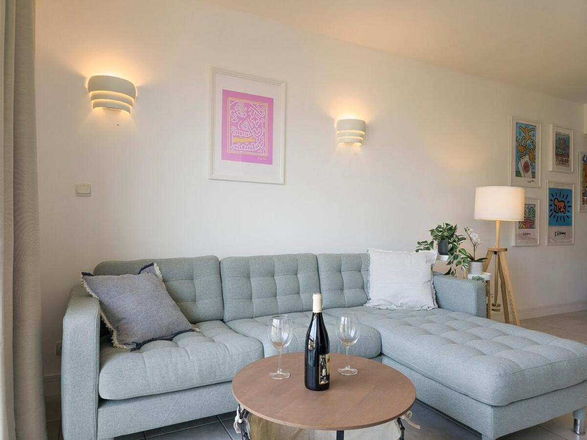 A022 Chic Flat Balcony Parking Cannes