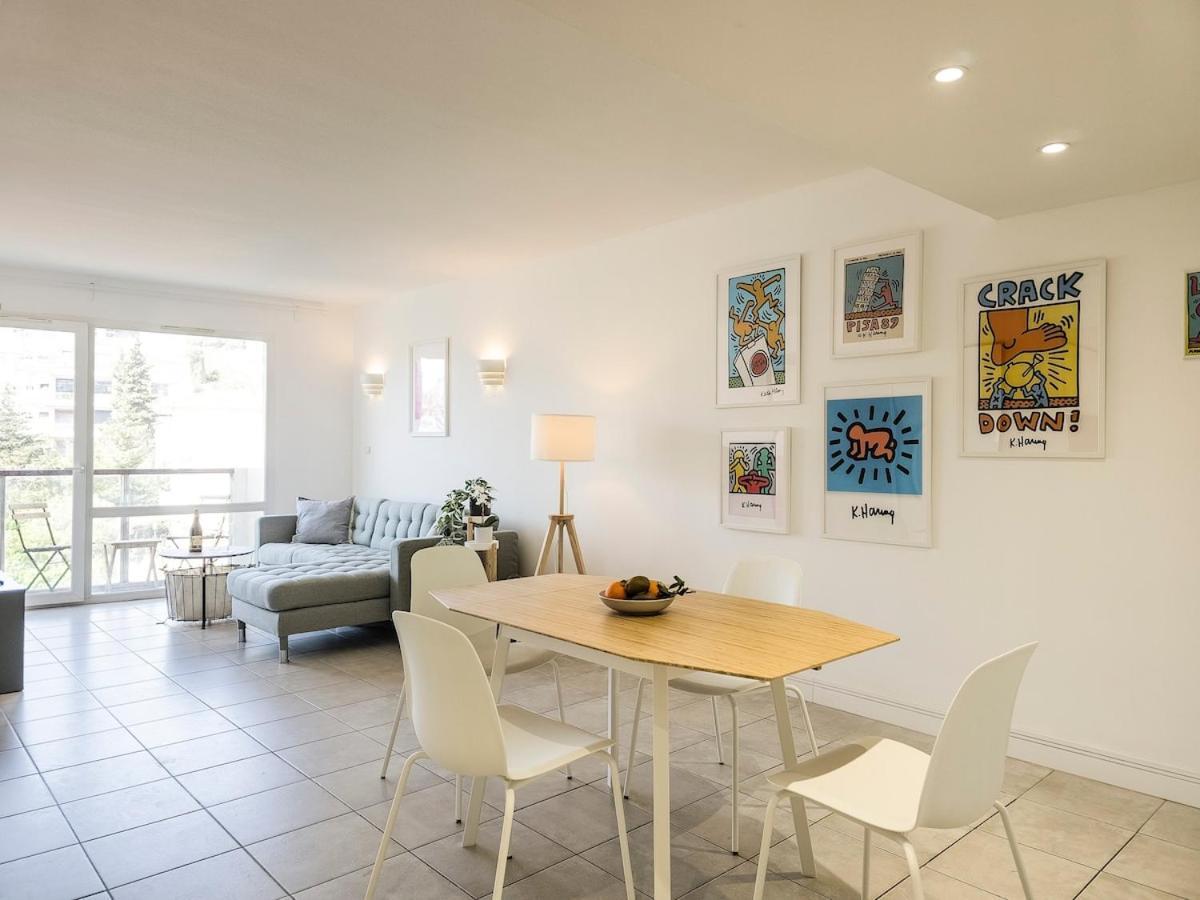 Apartment A022 Chic Flat Balcony Parking *