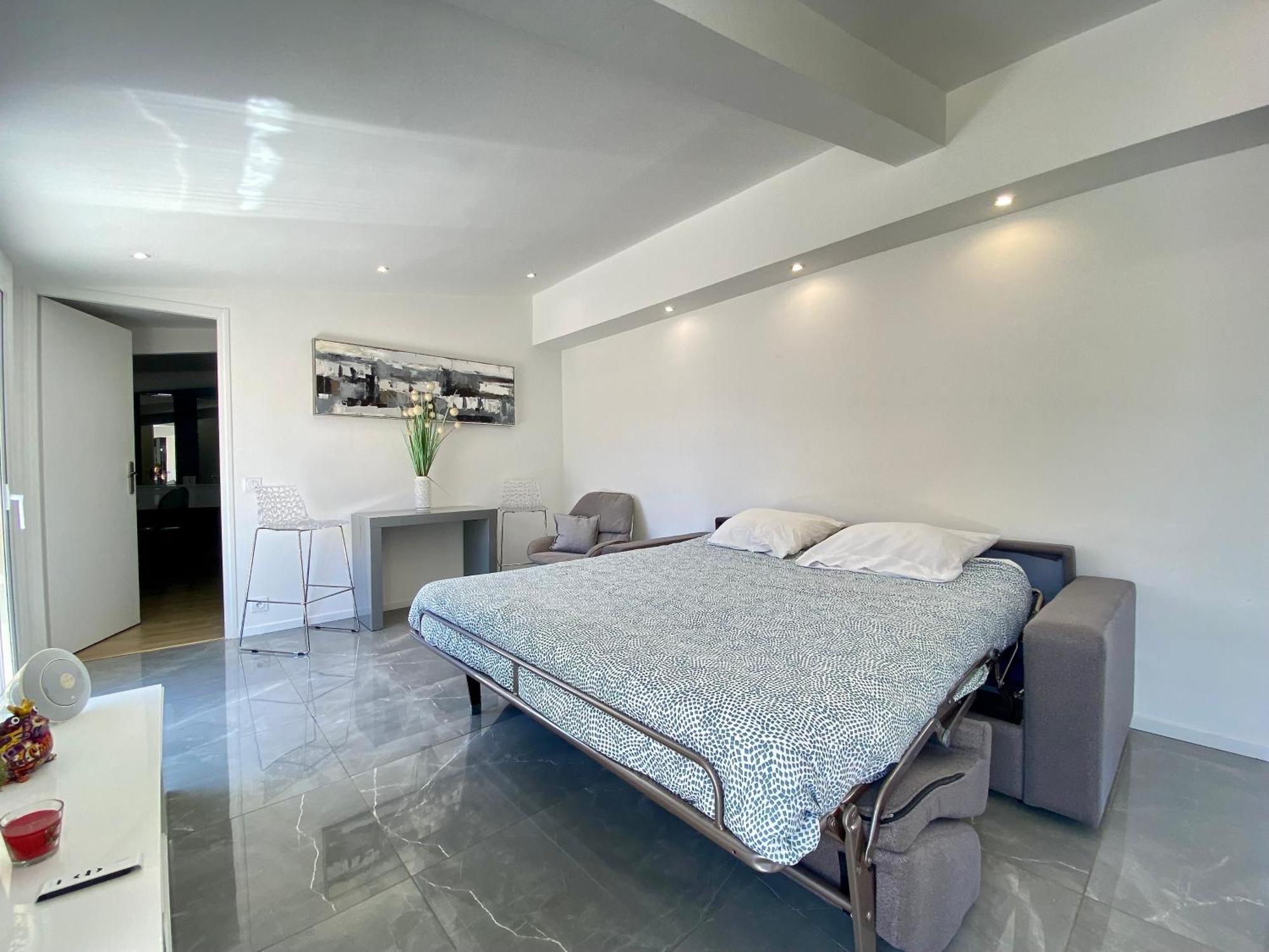 Les Toits Du Soleil: Luxury With Terraces And Jacuzzi In