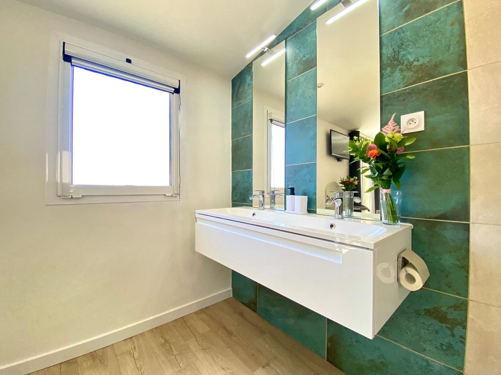 Les Toits Du Soleil: Luxury With Terraces And Jacuzzi In