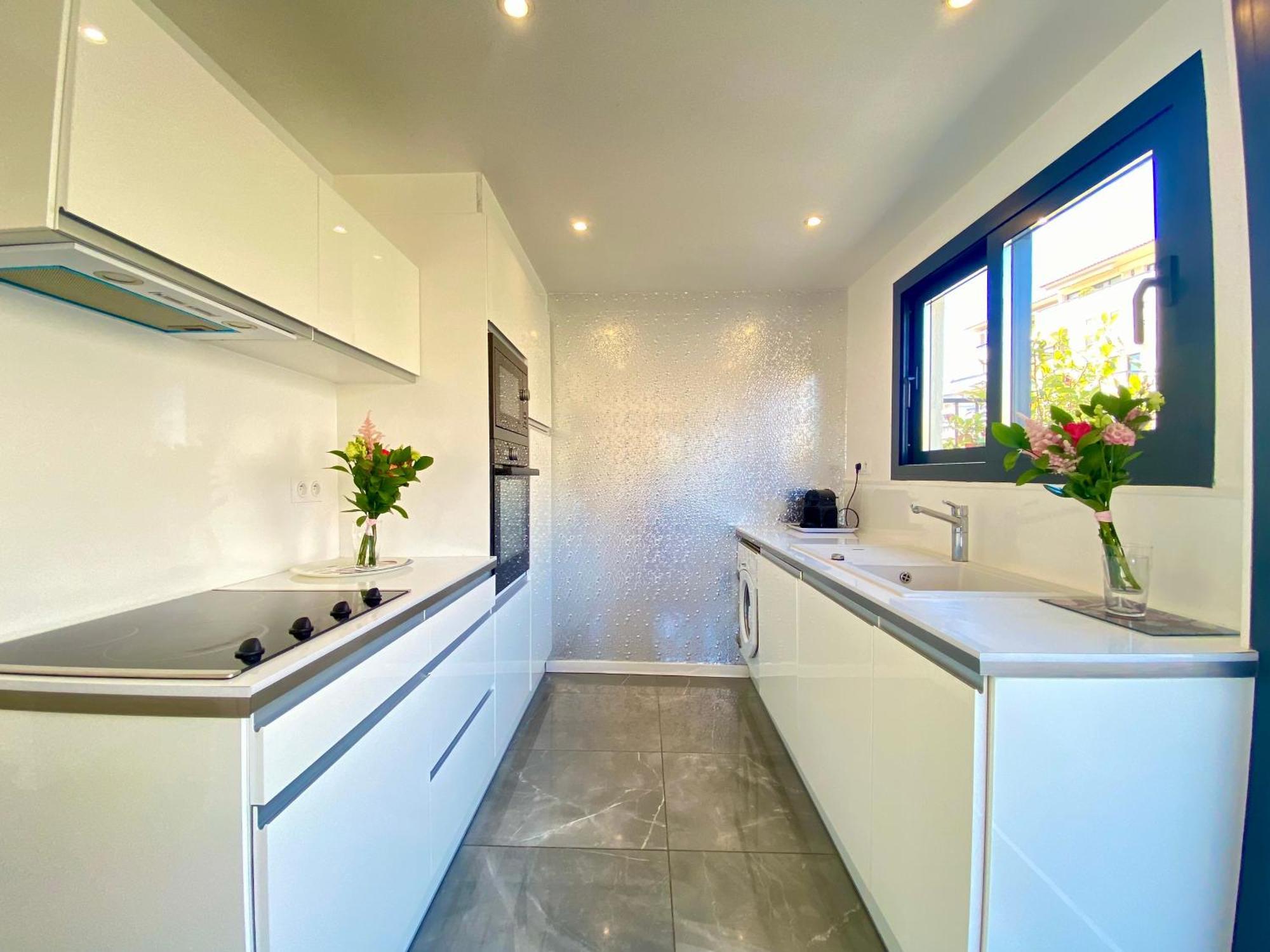 Les Toits Du Soleil: Luxury With Terraces And Jacuzzi In Apartment