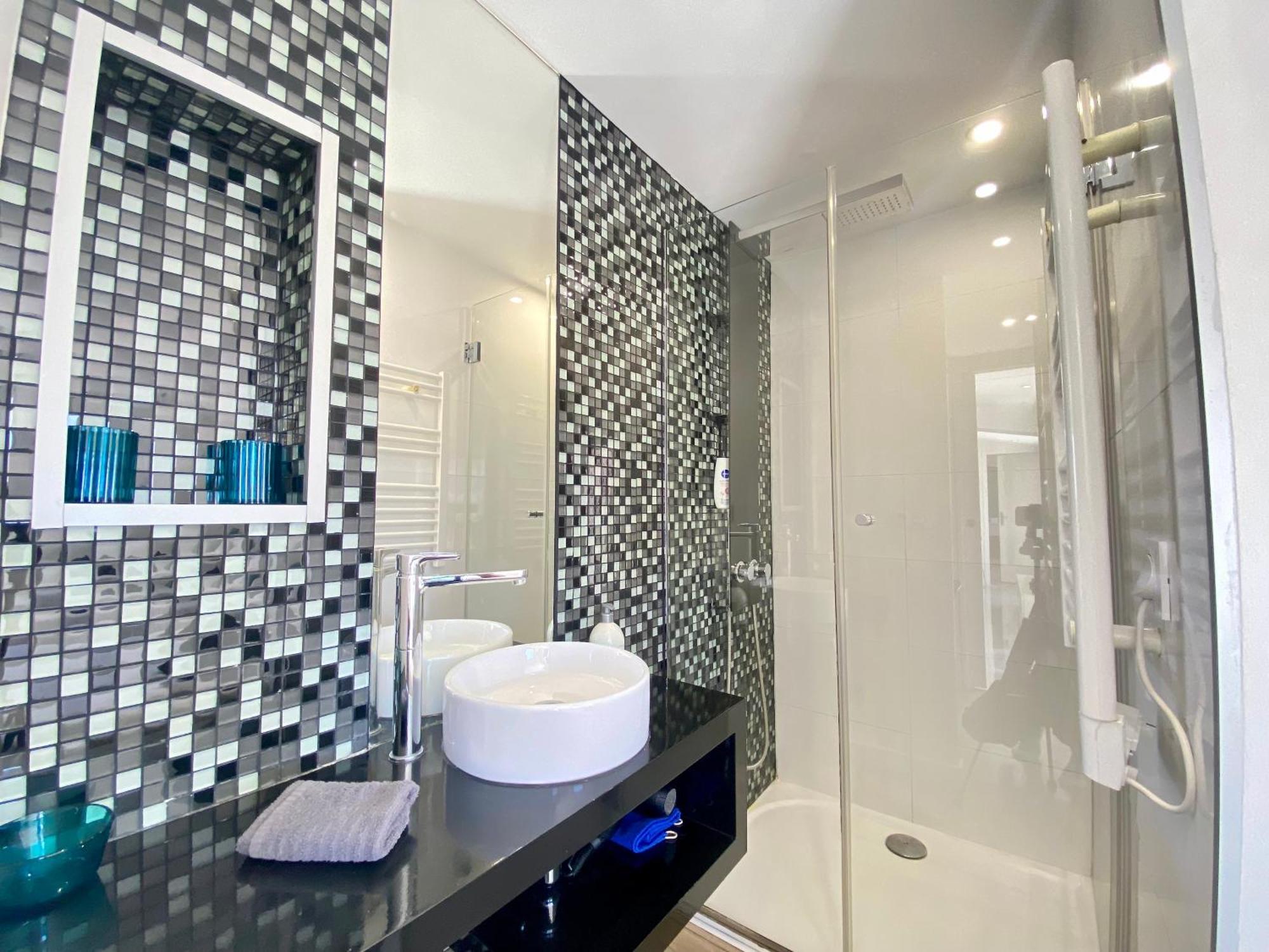 Les Toits Du Soleil: Luxury With Terraces And Jacuzzi In Apartment Cannes