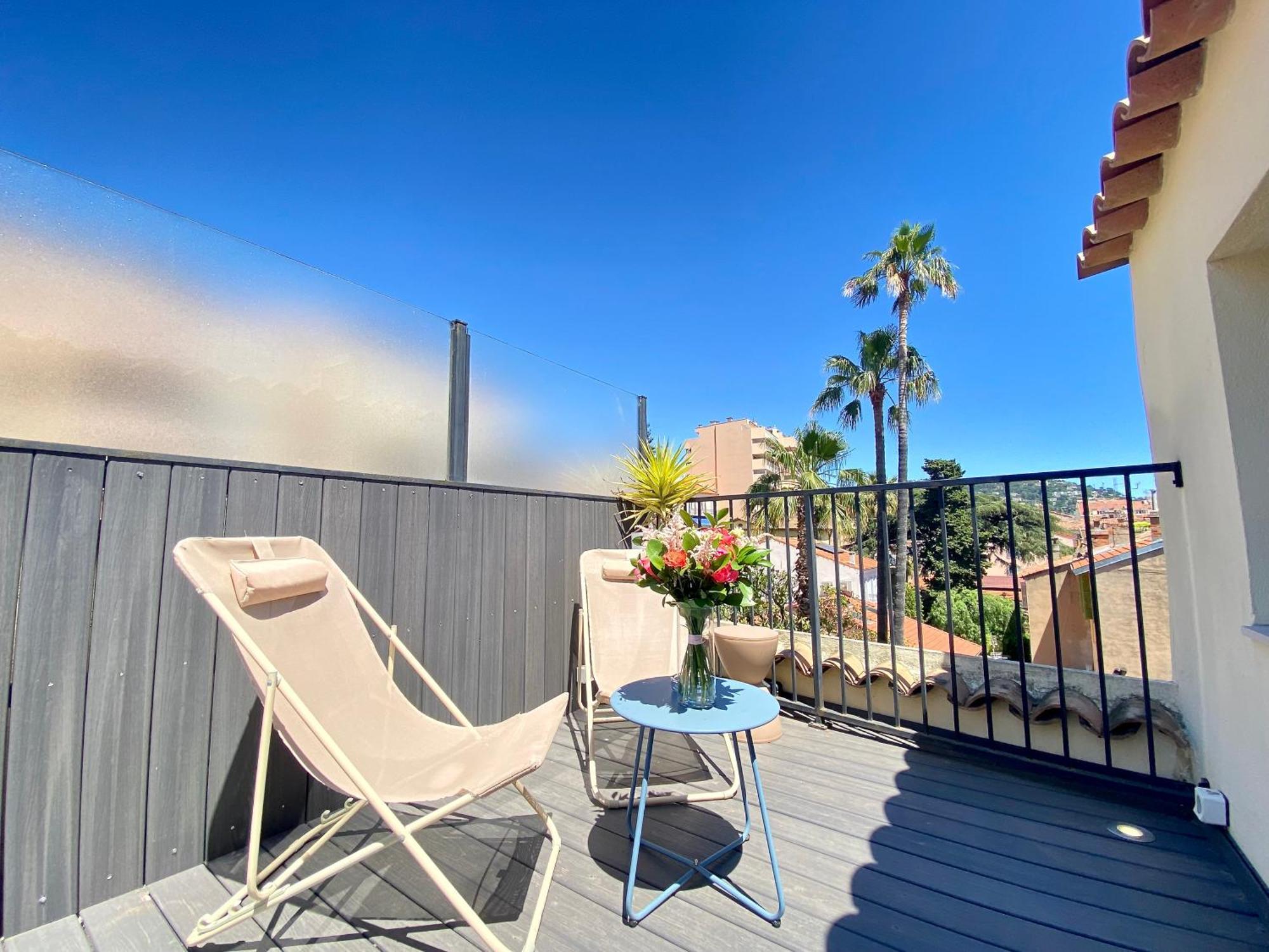 Les Toits Du Soleil: Luxury With Terraces And Jacuzzi In *