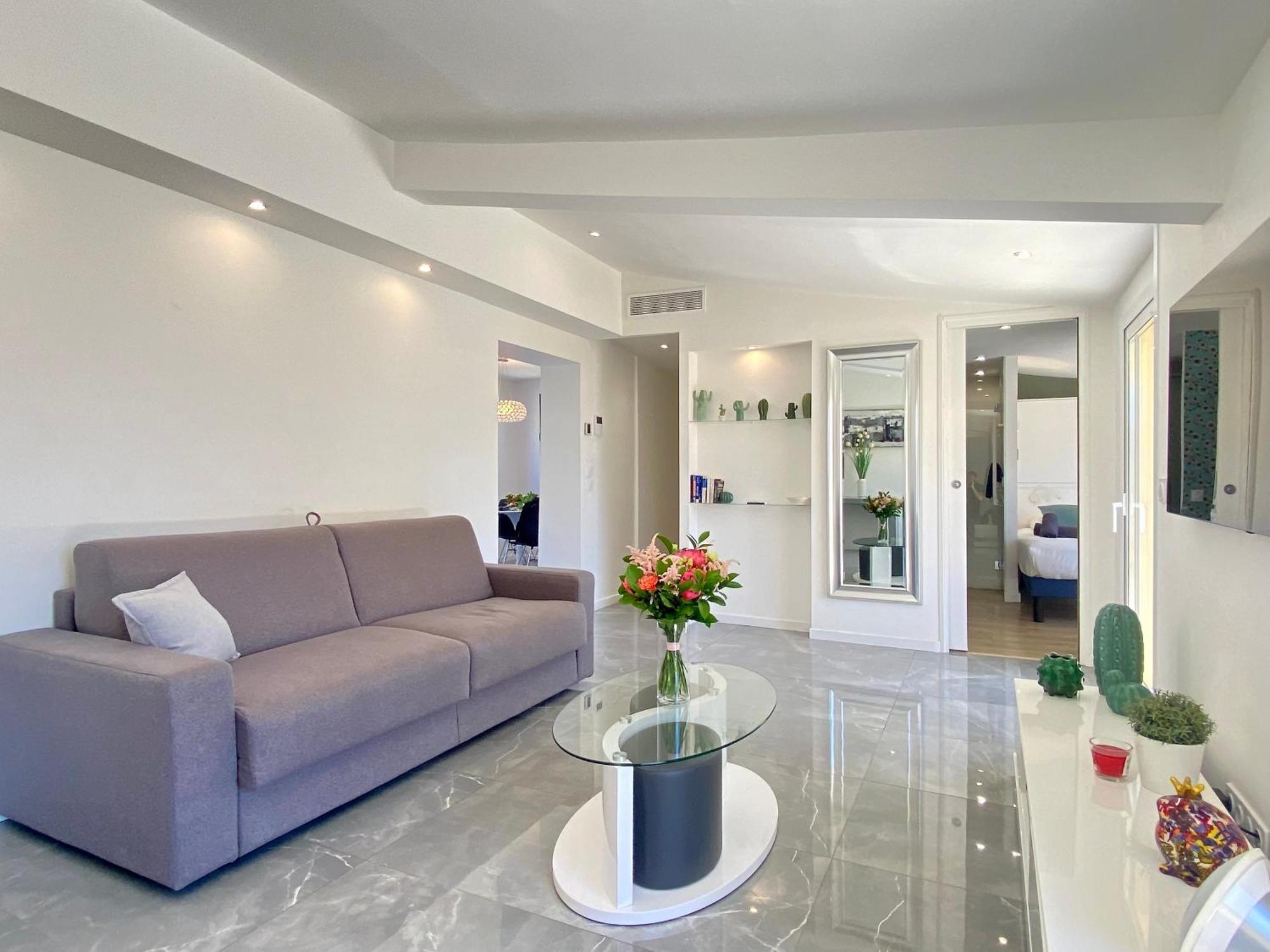 Les Toits Du Soleil: Luxury With Terraces And Jacuzzi In Apartment *