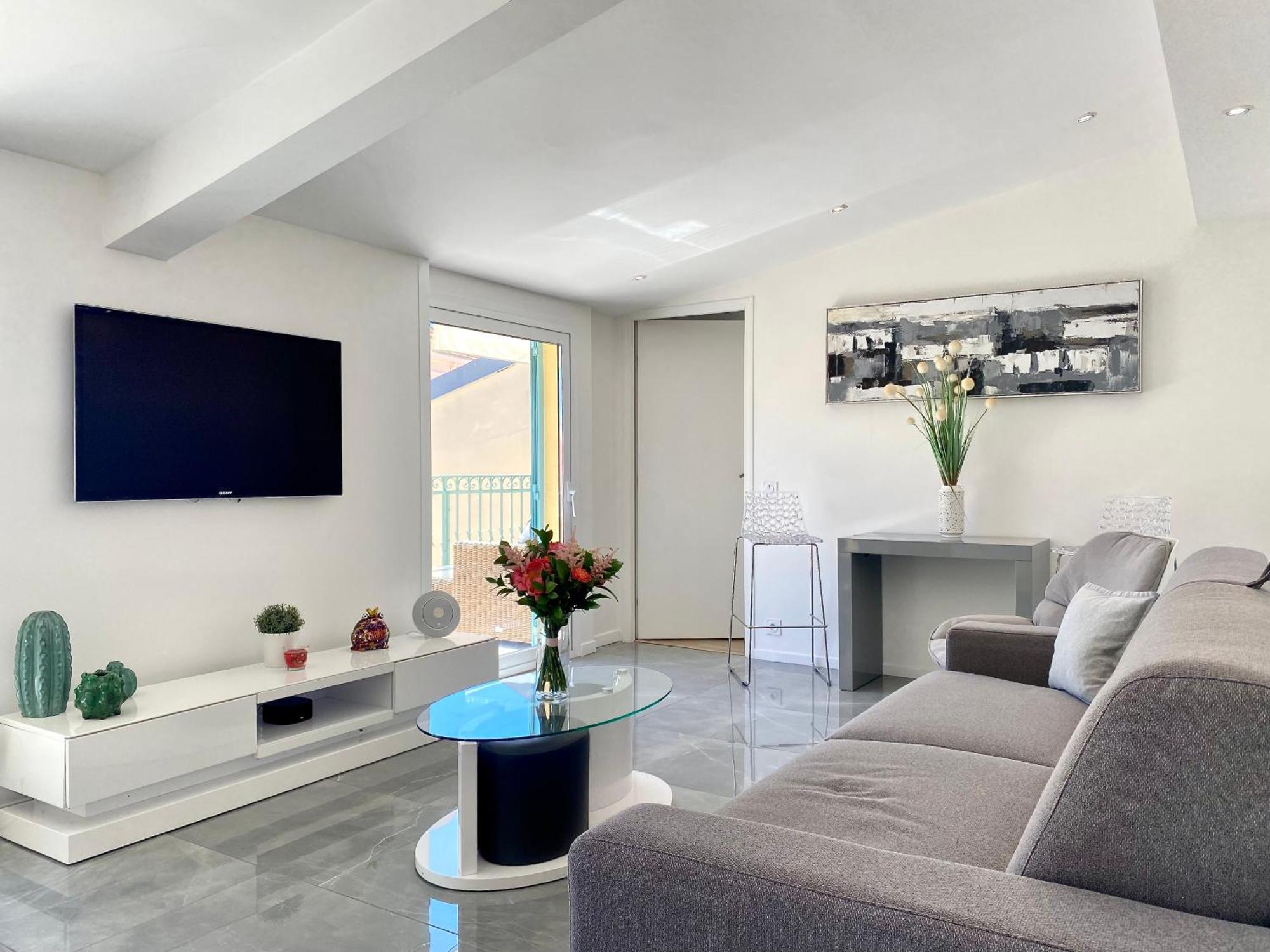 Apartment Les Toits Du Soleil: Luxury With Terraces And Jacuzzi In *