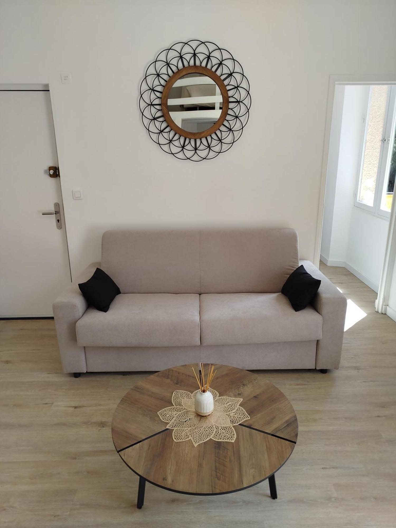 Mezzanine * Cannes