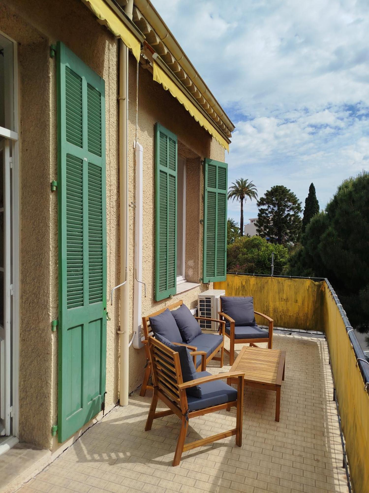 Mezzanine Apartment Cannes