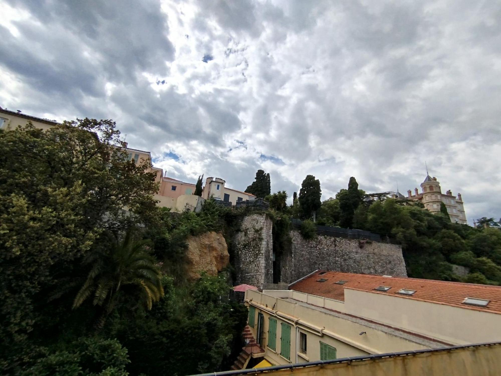 Grand Avec Terrasse *