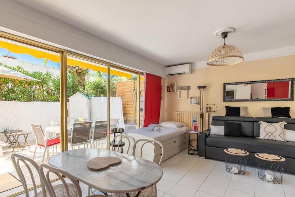 Superbe Bord De Avec Terrasse & Piscine Apartment *
