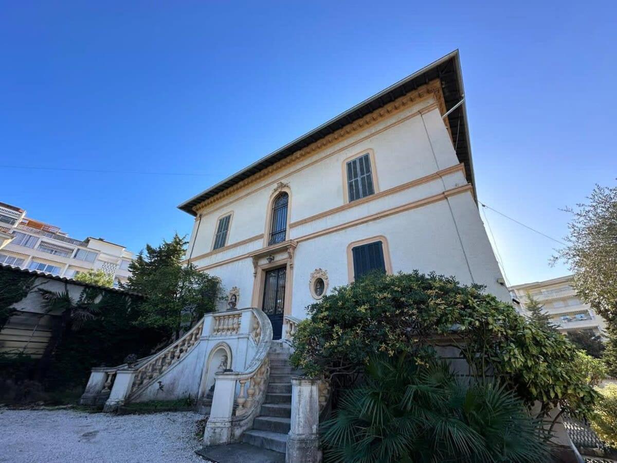 C025 Toscane Bel Bourgeois Cannes