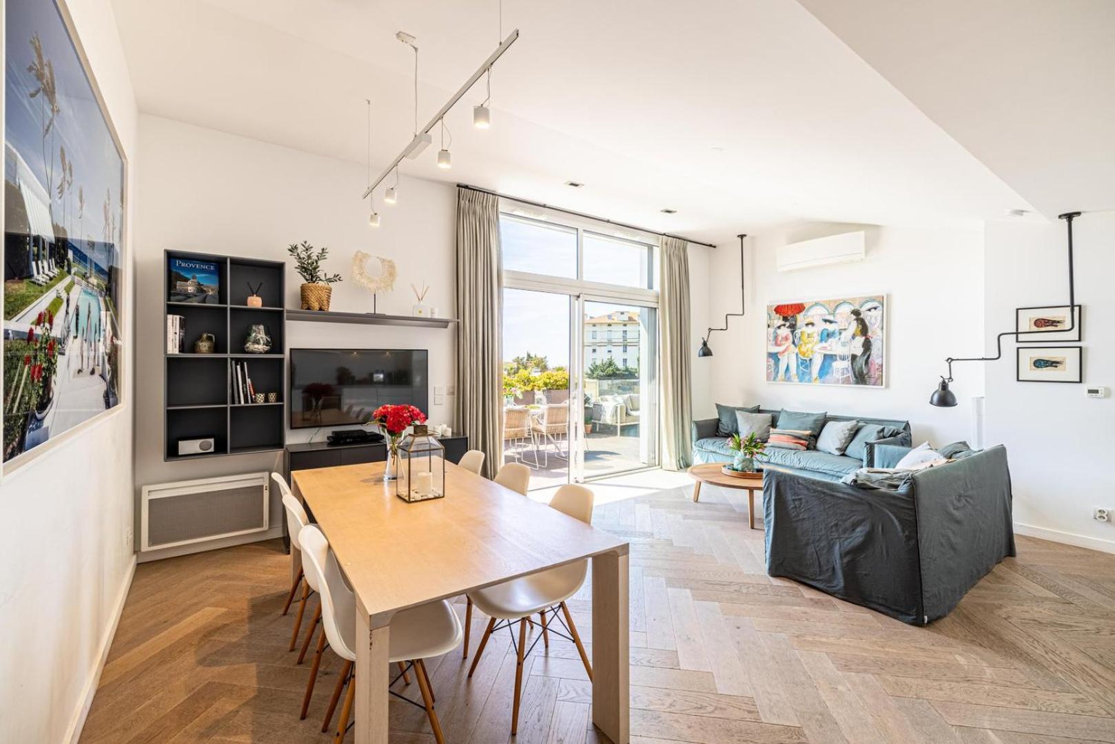 Penthouse Radieux Avec Terrasse Et Vue Magnifique