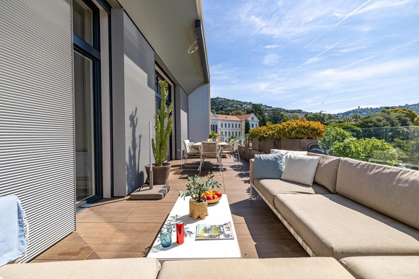 Penthouse Radieux Avec Terrasse Et Vue Magnifique