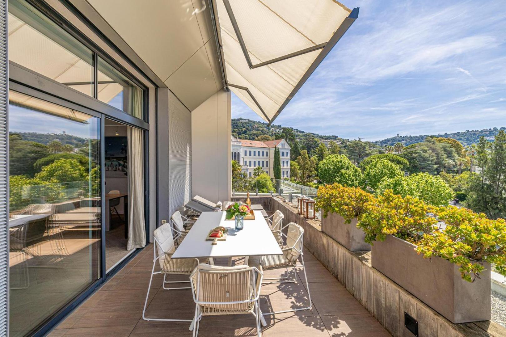 Appartement Penthouse Radieux Avec Terrasse Et Vue Magnifique *