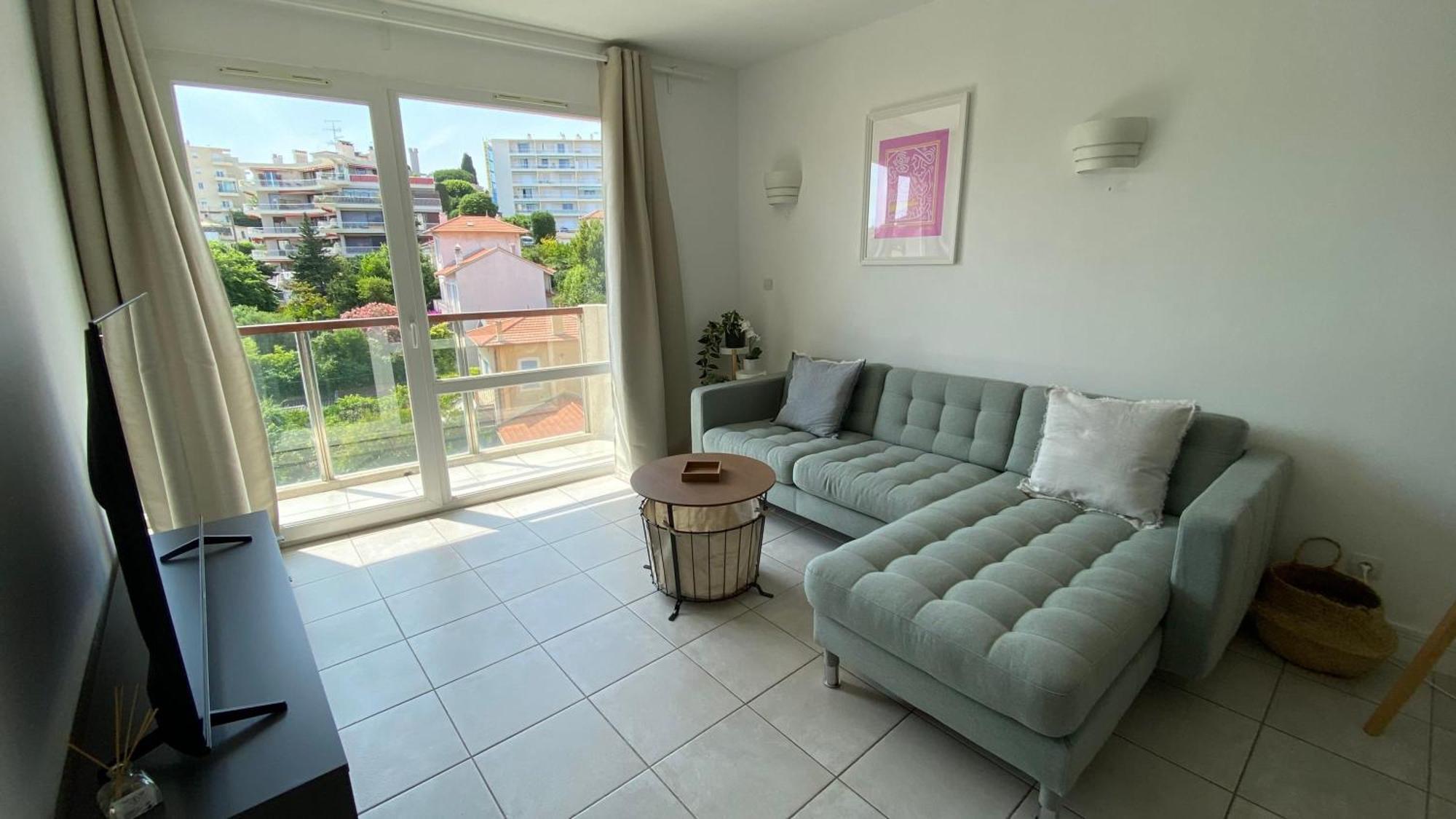 A022 Chic Flat Balcony Parking * Cannes