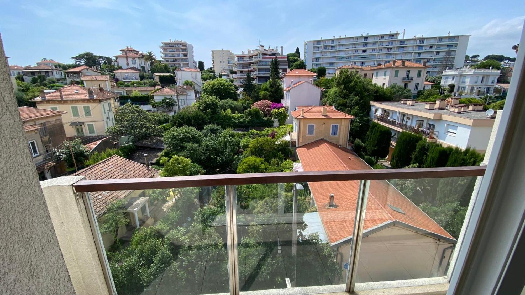 A022 Chic Flat Balcony Parking *