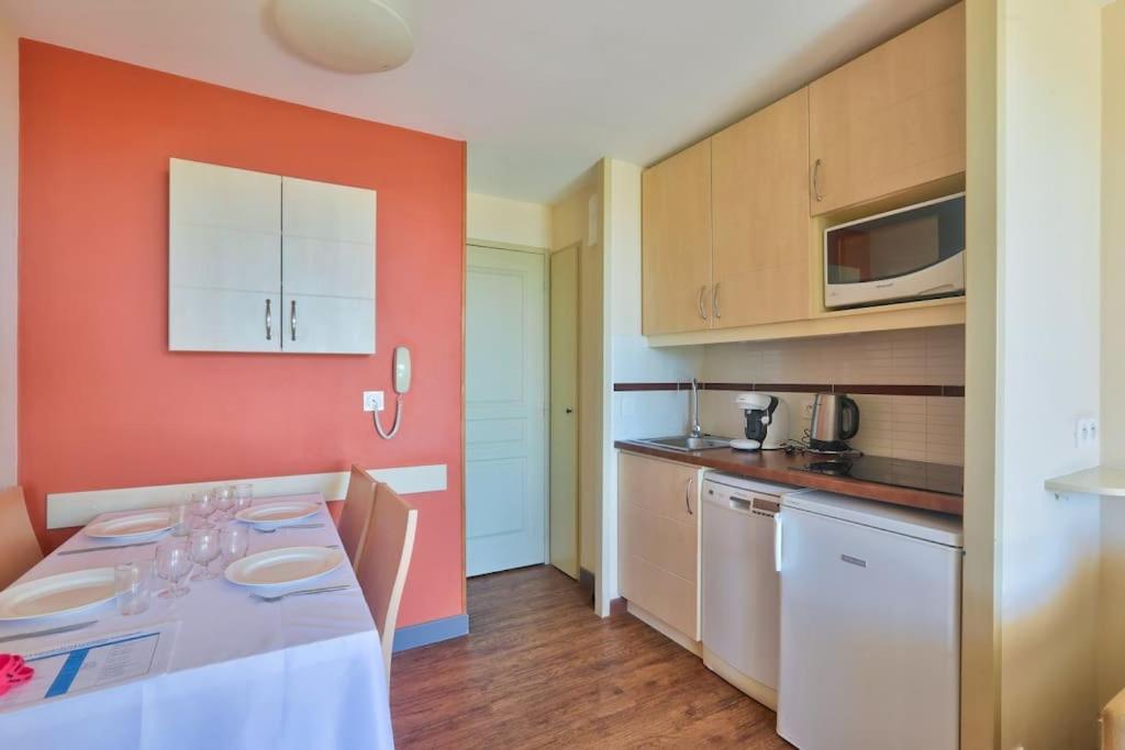 Superbe T2 Vue Sur Mer Avec Parking Et Piscine Appartement *