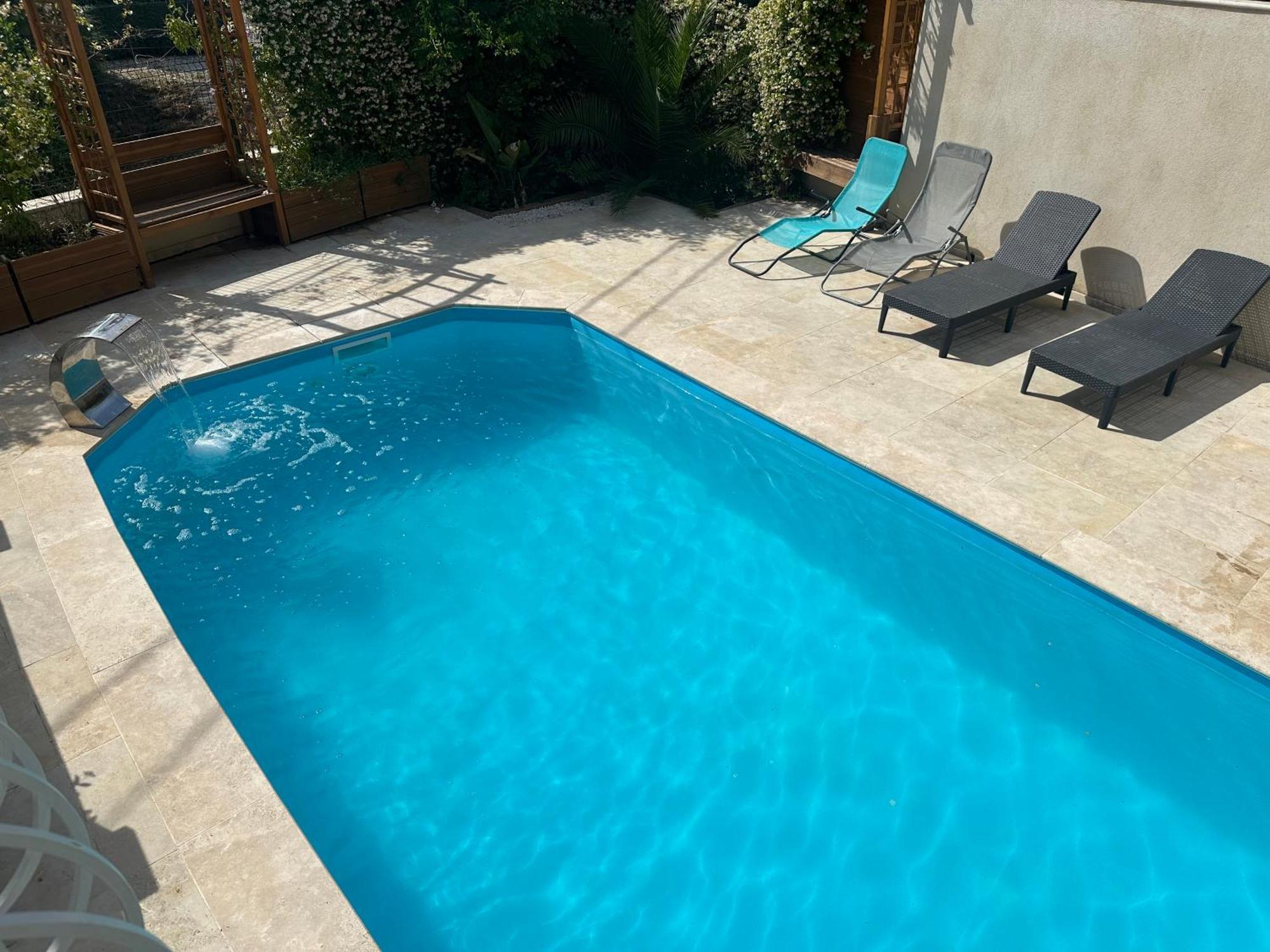 Villa Paradis - *