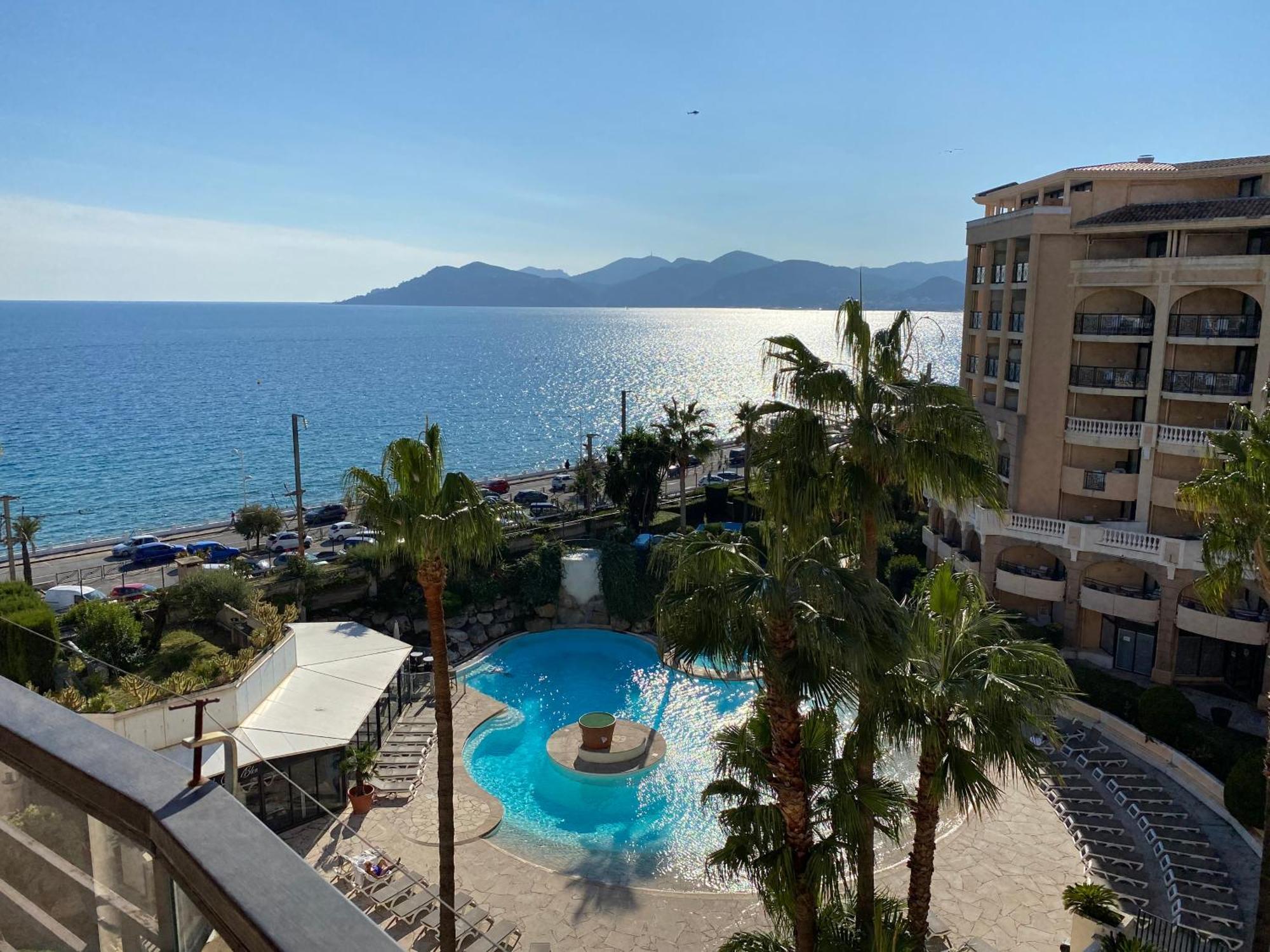 La Palme D'azur - Petersen App 610