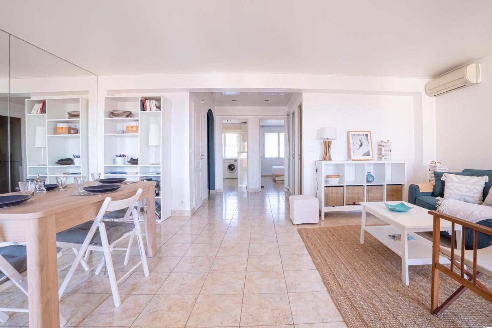 Apartment Elegance - Balcony & Quiet Near Shops
