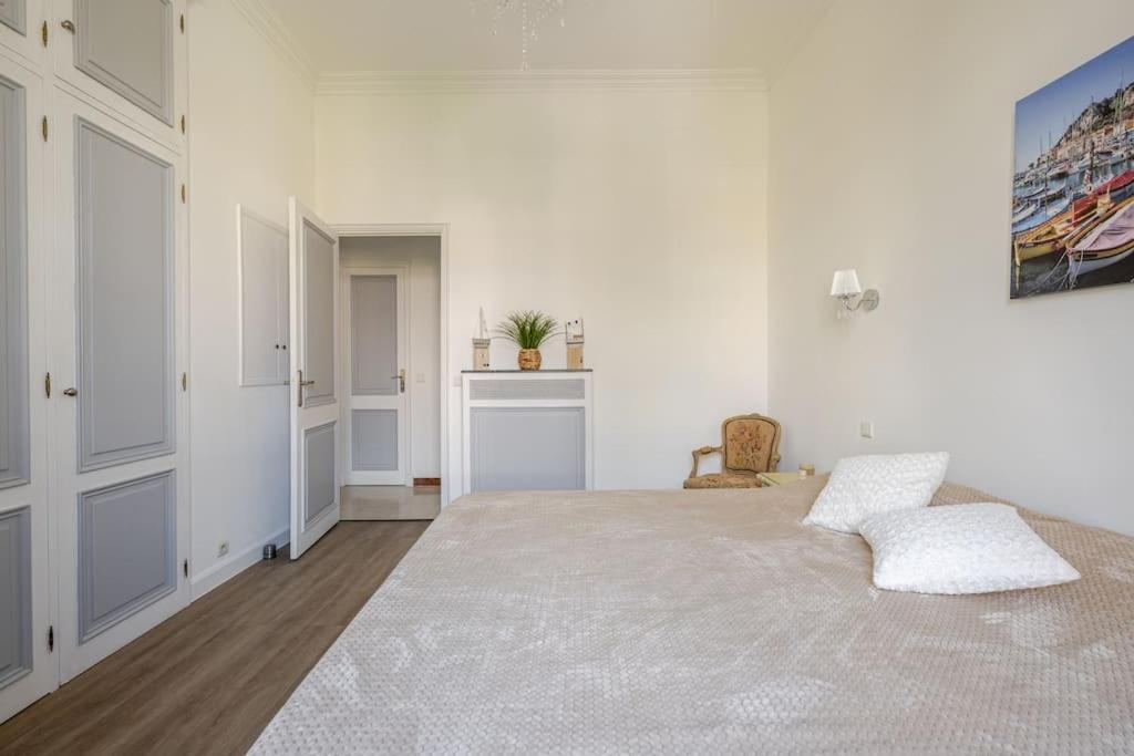 Newly Renovated! Harbour View On Balcony Terrace *