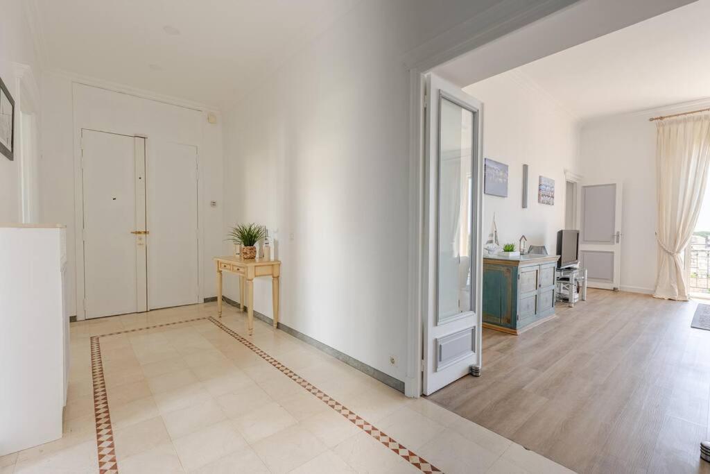 Newly Renovated! Harbour View On Balcony Terrace Cannes