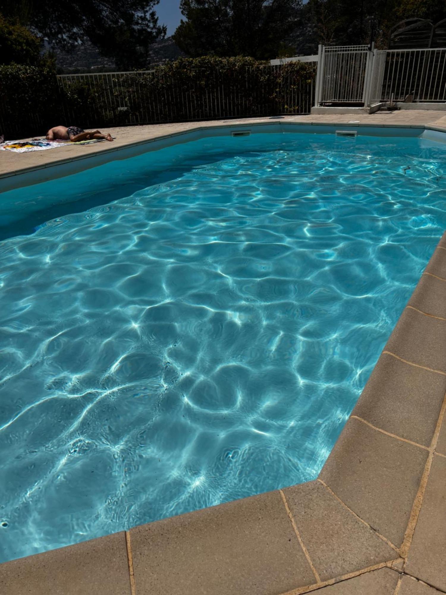 Mondello Hotellerie&consultant : De Standing 47m2 Avec Piscine Appartement