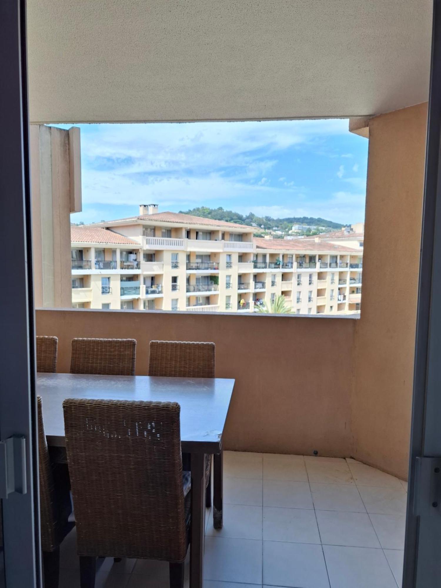 3 Pieces, Proche Et Apartment *