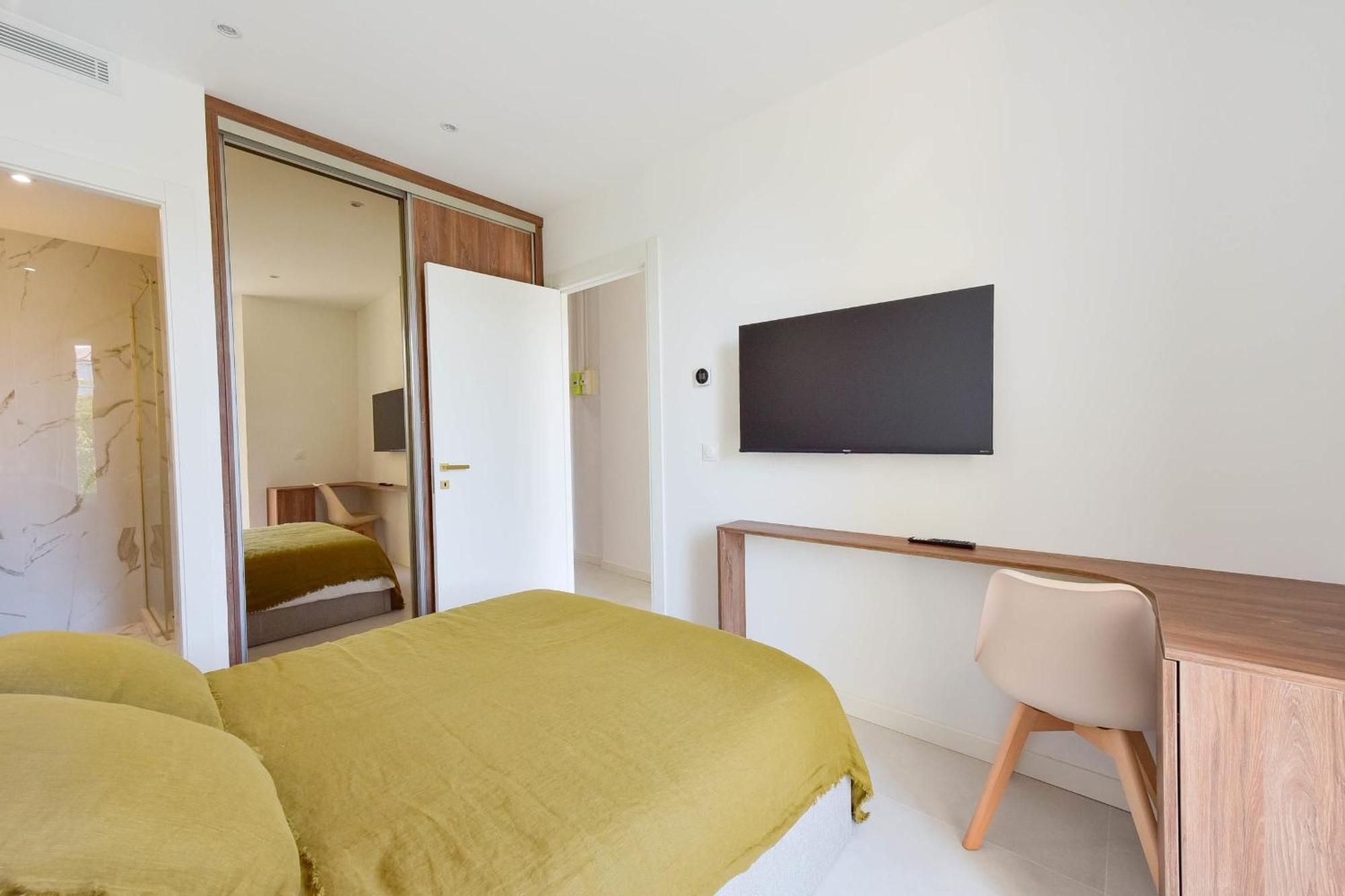 Apartment Rare Luxury 3-br Near The Croisette *