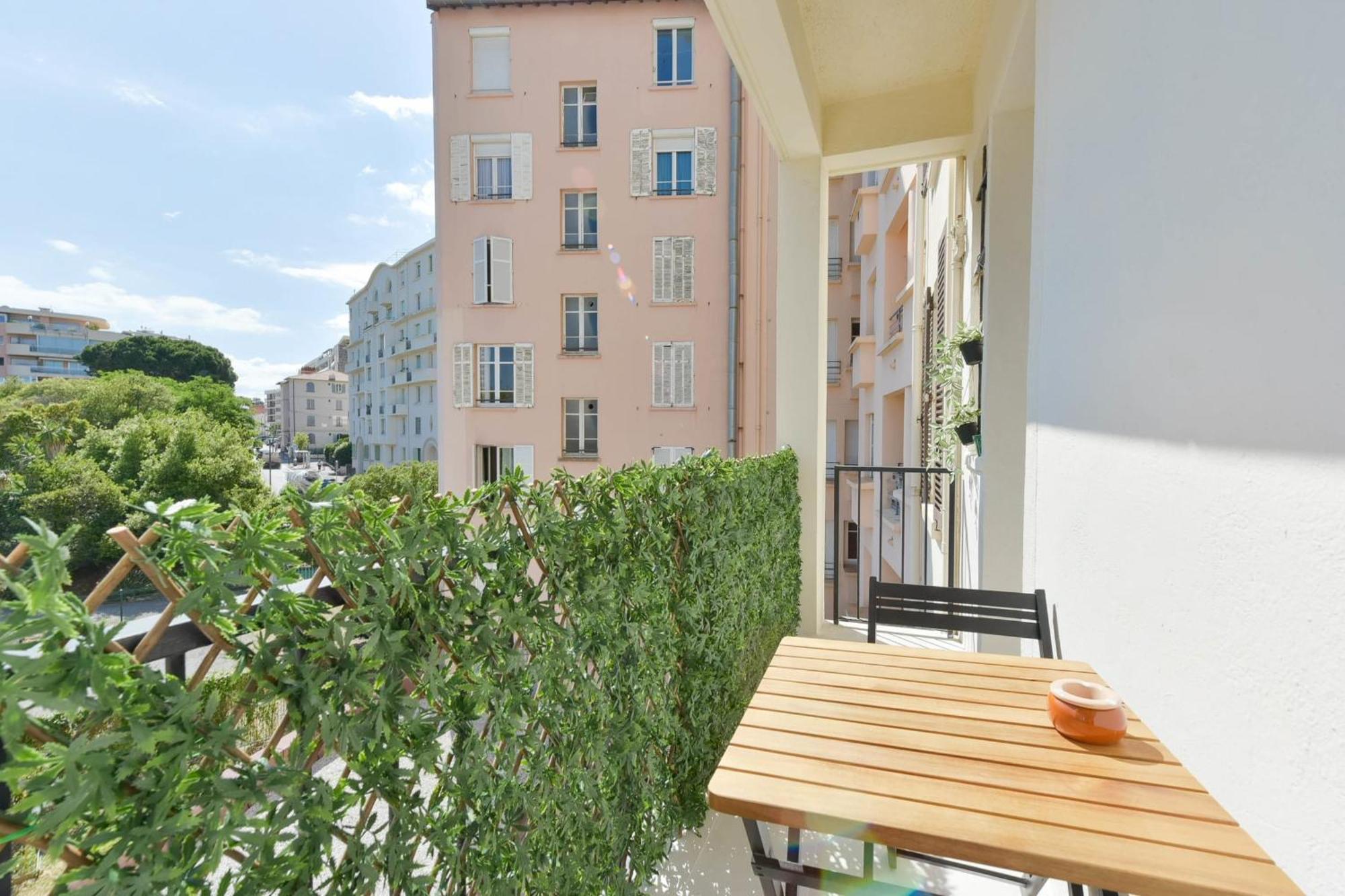 Rare Luxury 3-br Near The Croisette Apartment Cannes